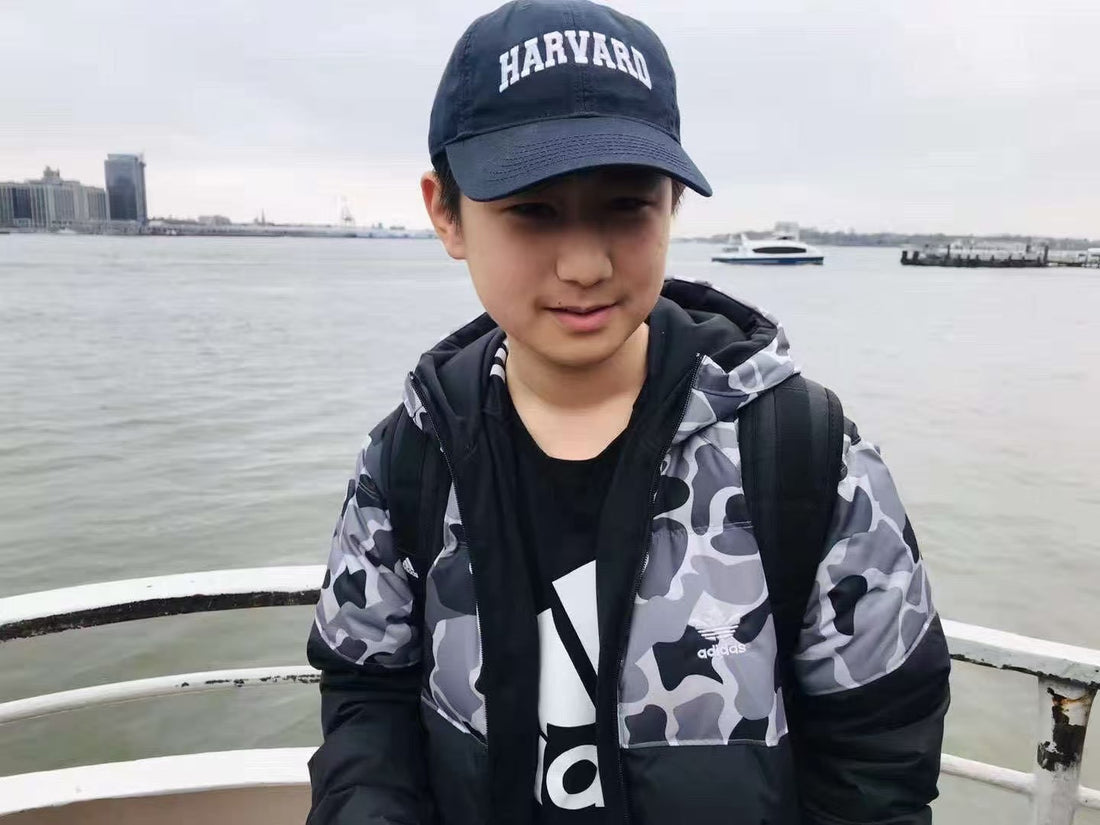 Emerging artist ZiYu Wang(王梓宇)