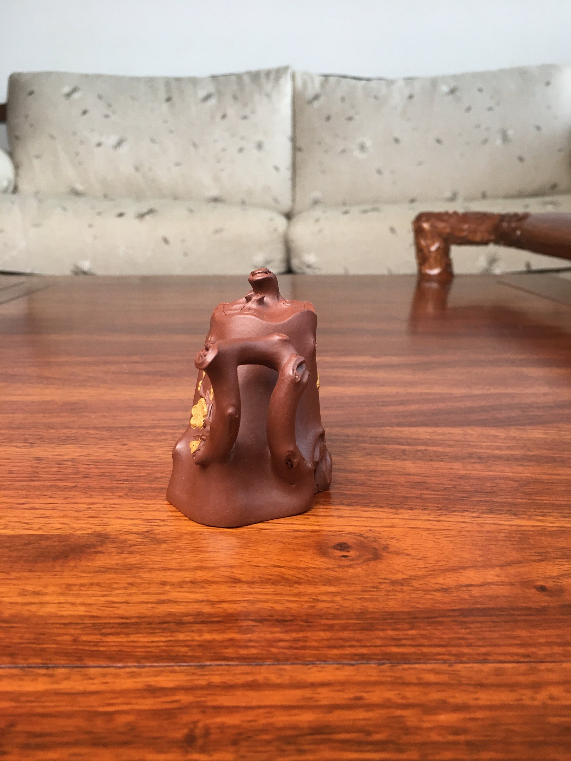 Artist teapots handle