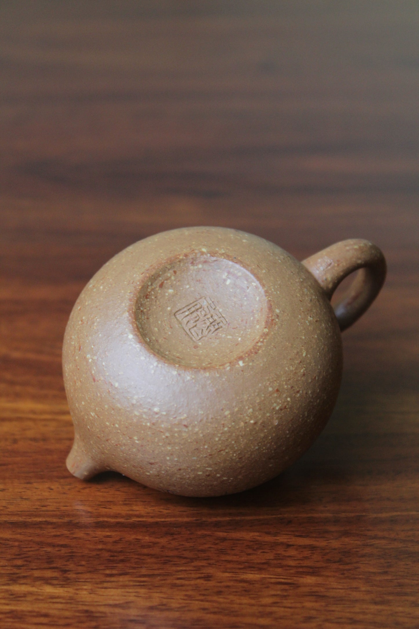 xi shi teapot Yixing clay teapot bottom