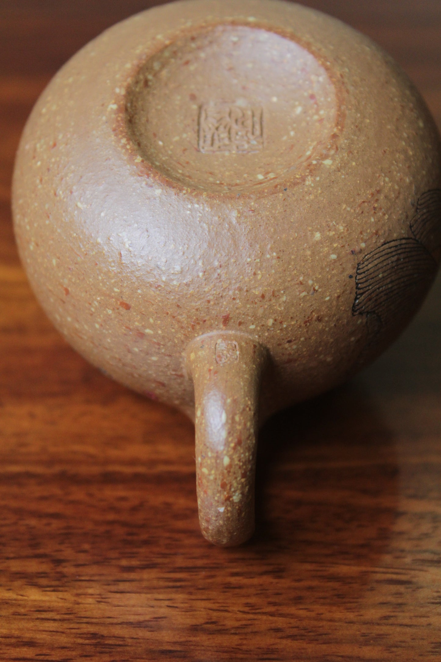 xi shi teapot Yixing clay teapot handle mark