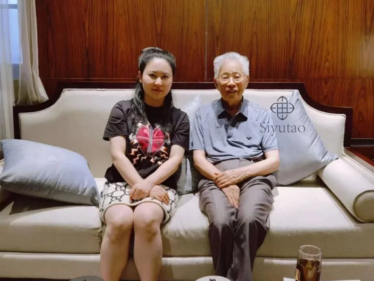 Teapot master Xu Hantang with Teapot master Wei Ren