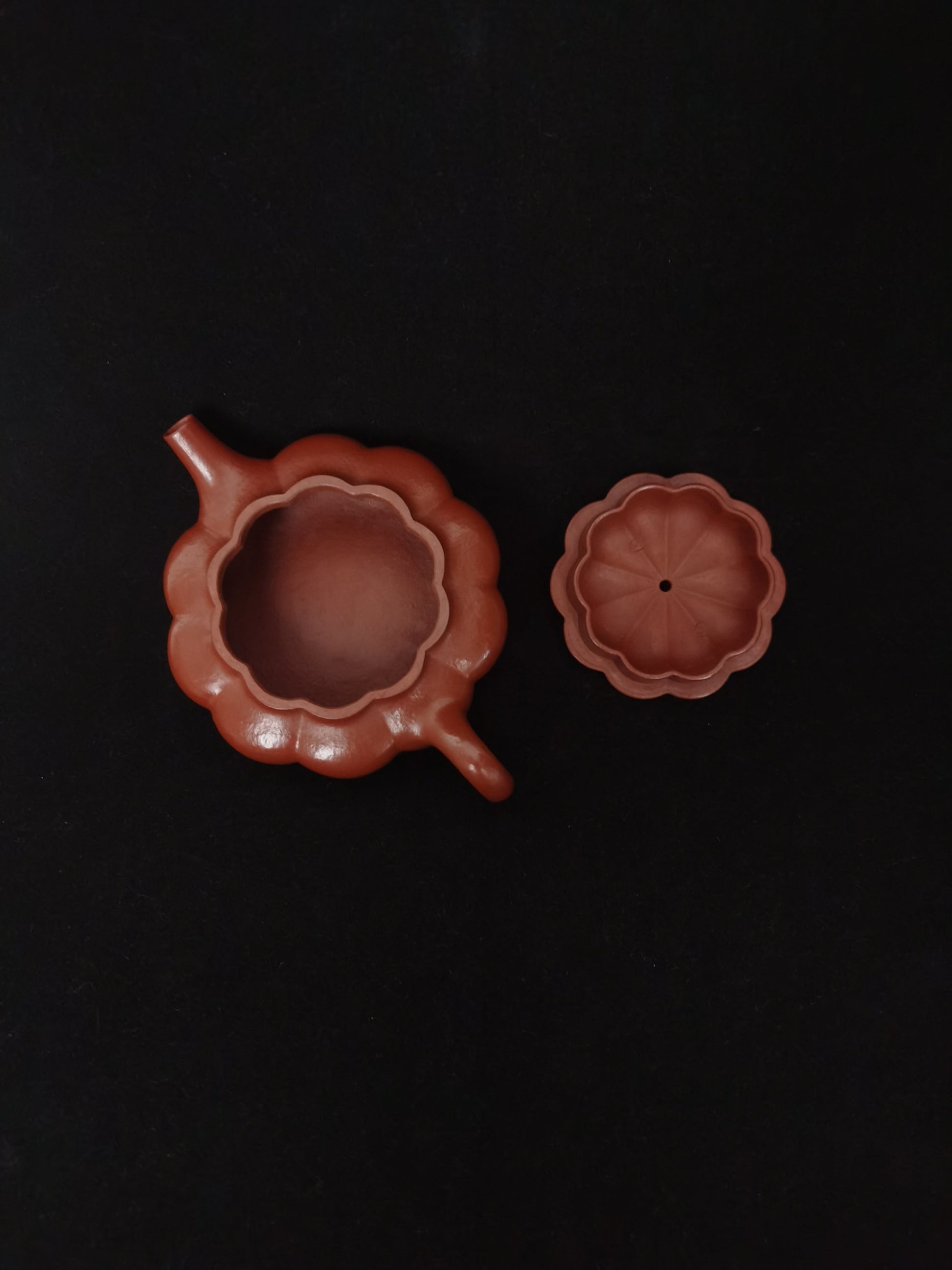 artistic teapots xu bian from zisha art gallery lids | SiYuTao Teapot