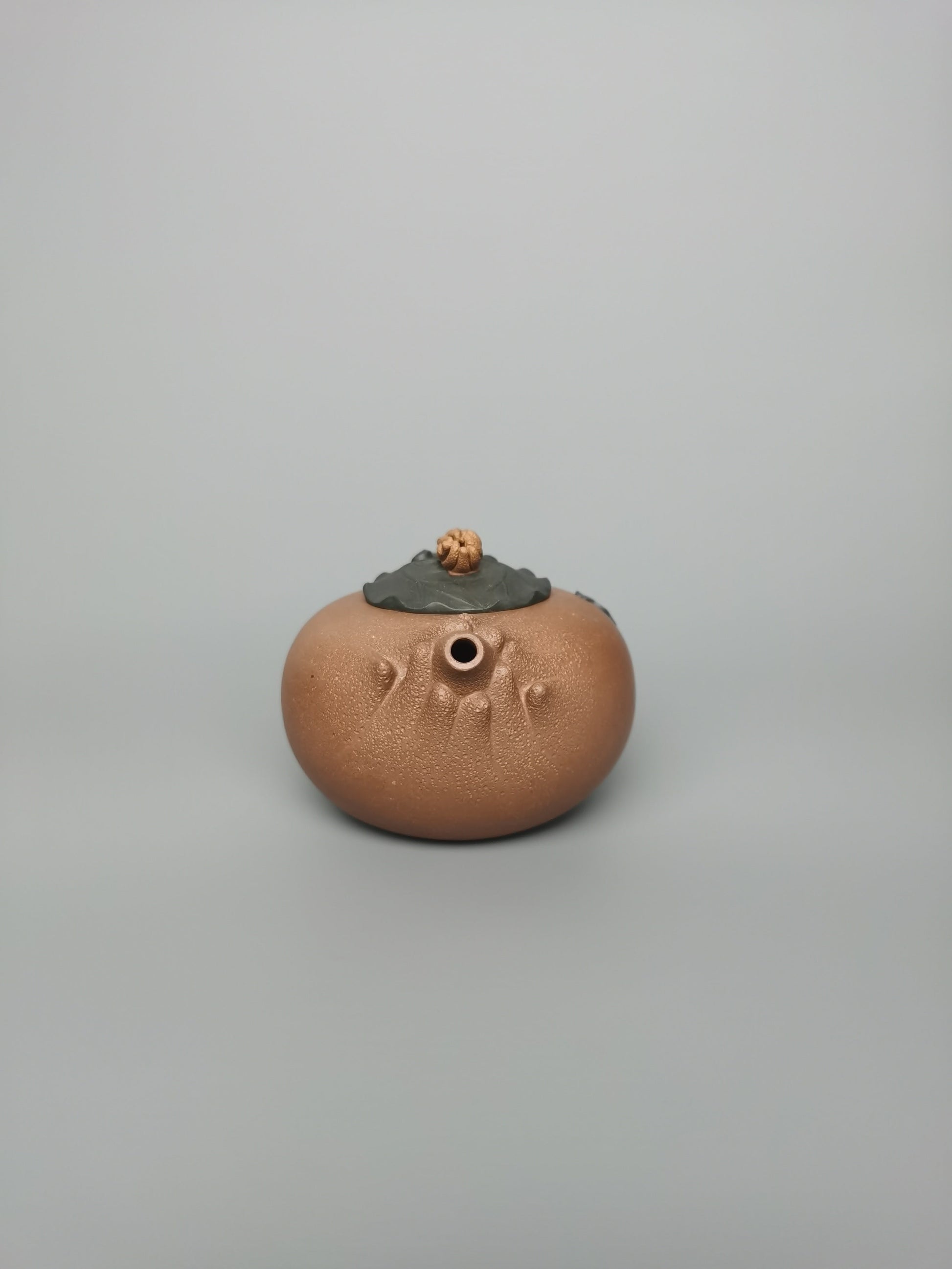 Artistic teapot buddhas hand from zisha art gallery mouth | SiYuTao Teapot