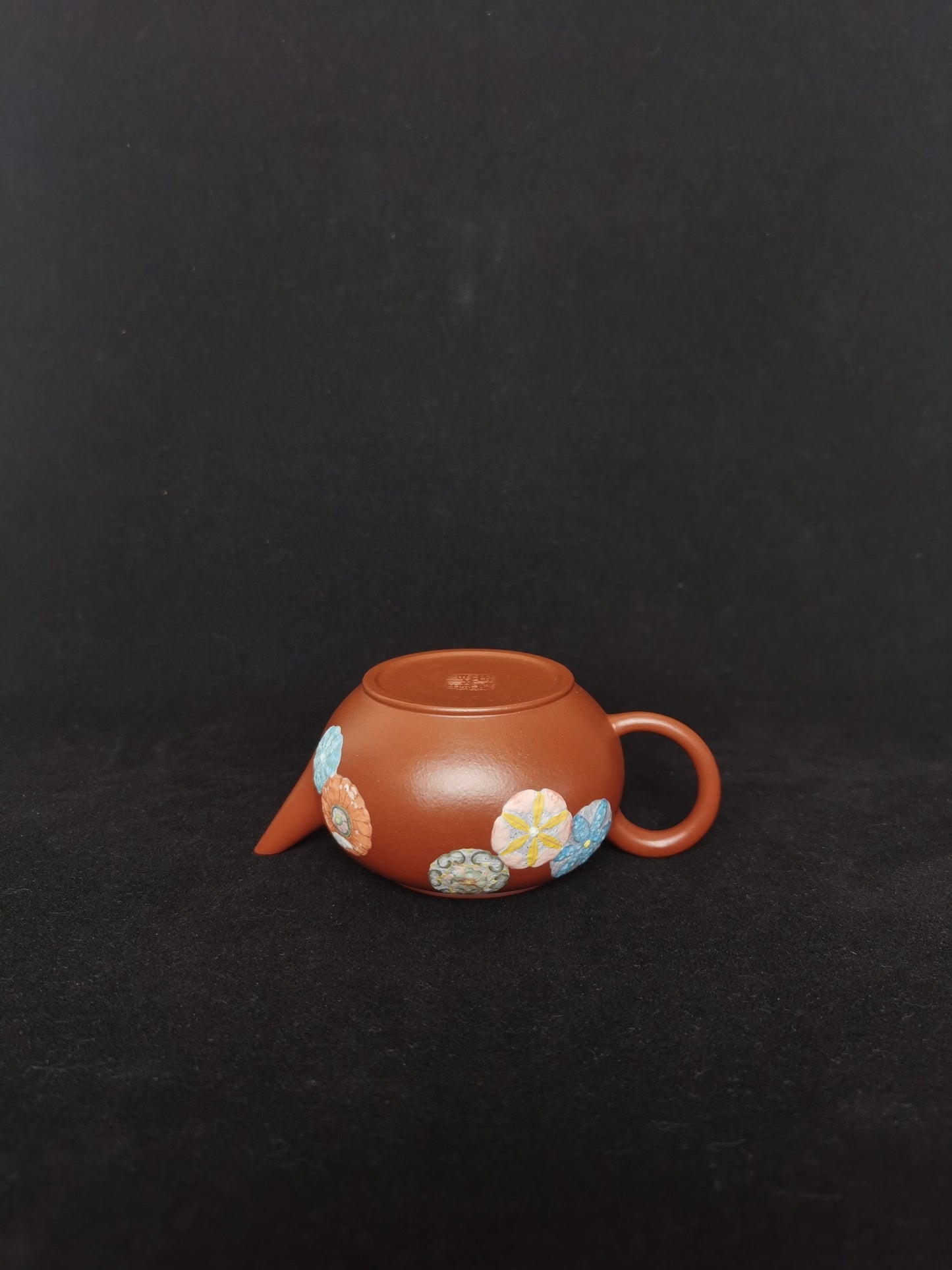 Artistic teapots from zisha art gallery bottom | SiYuTao Teapot