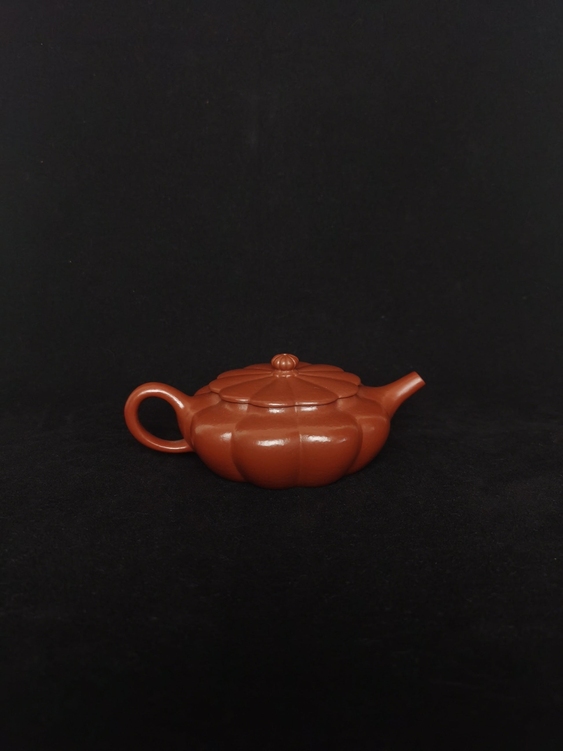 artistic teapots xu bian from zisha art gallery back | SiYuTao Teapot