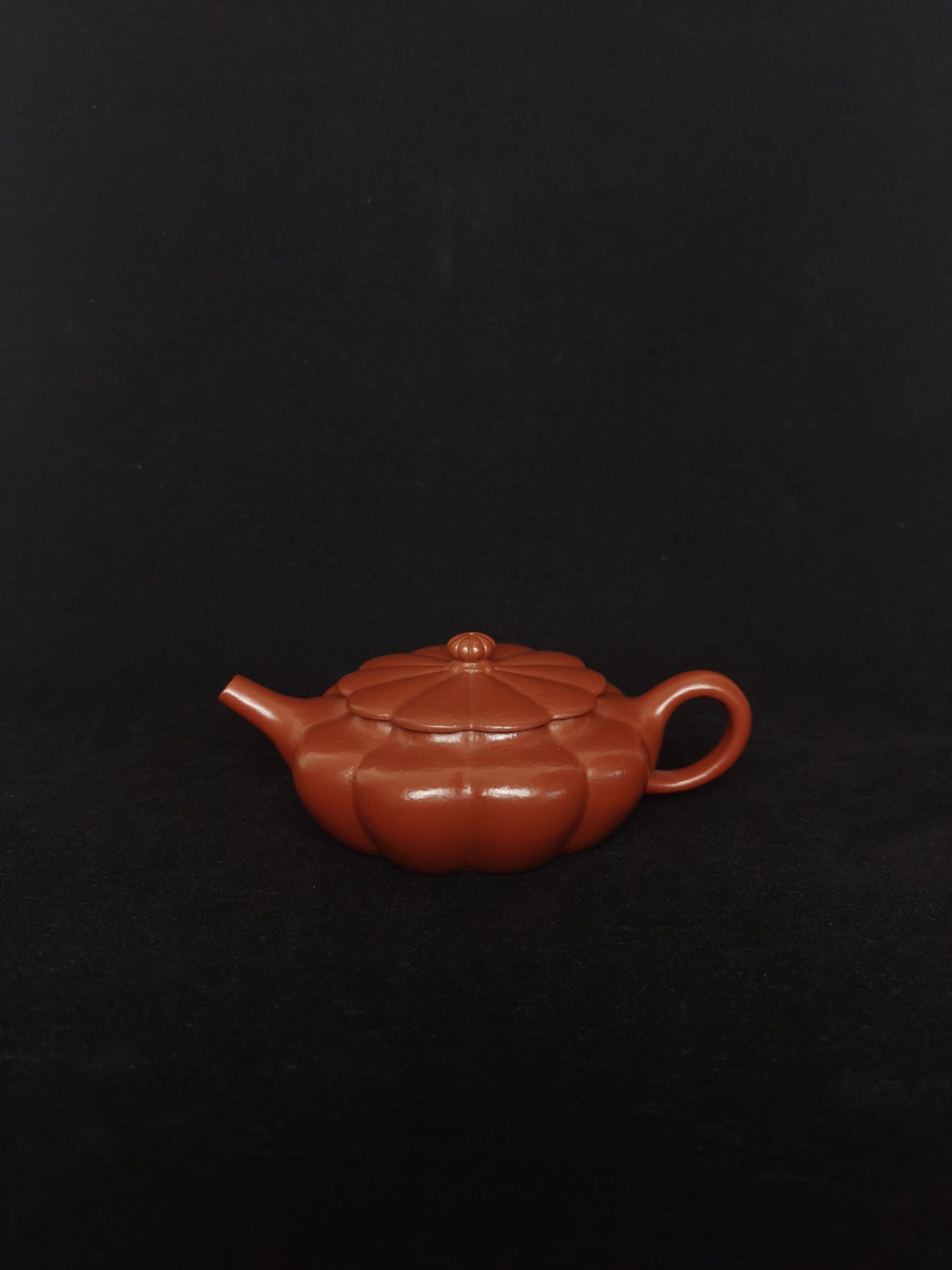 artistic teapots xu bian from zisha art gallery | SiYuTao Teapot