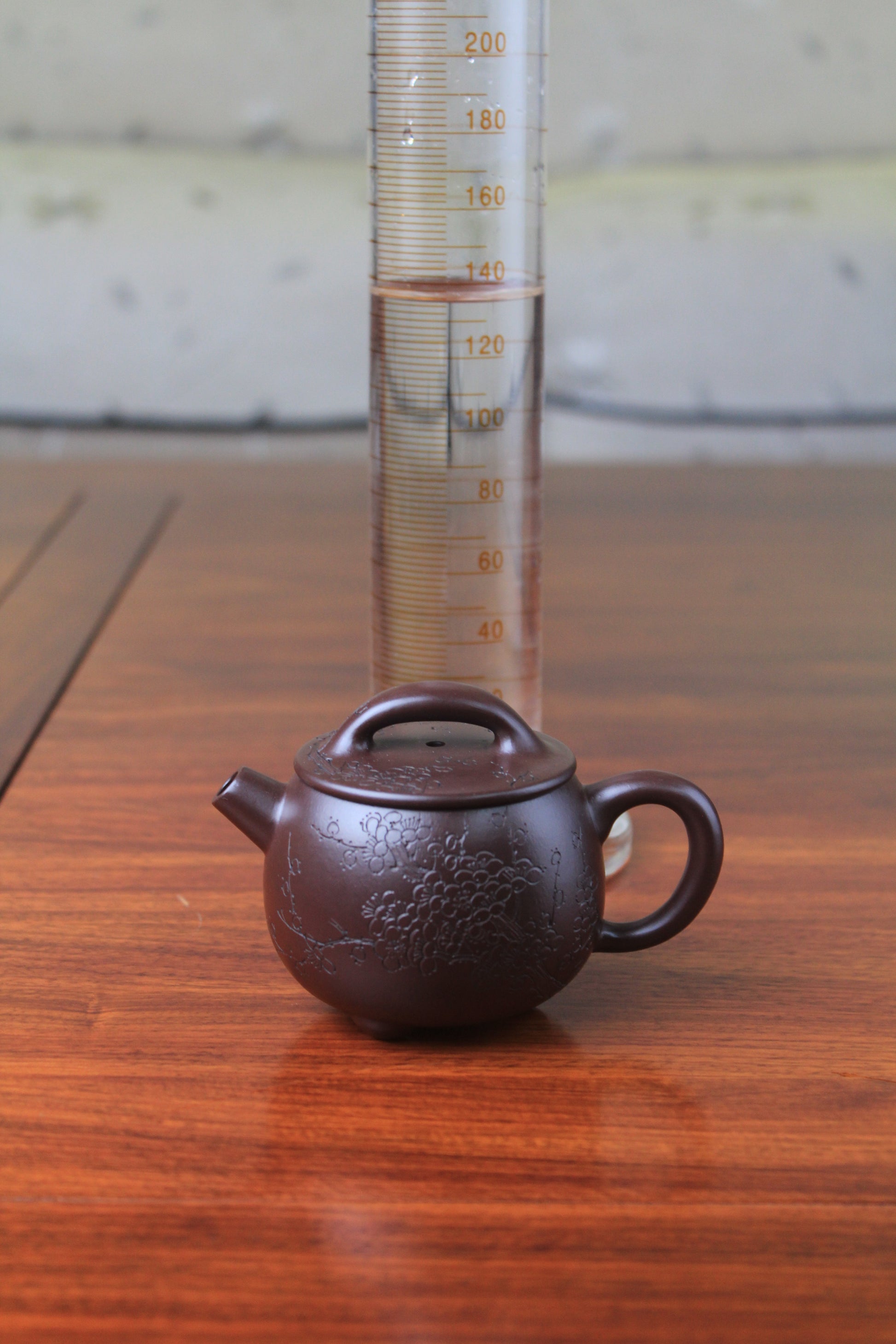 Size of the chinese teapot handmade with purple clay