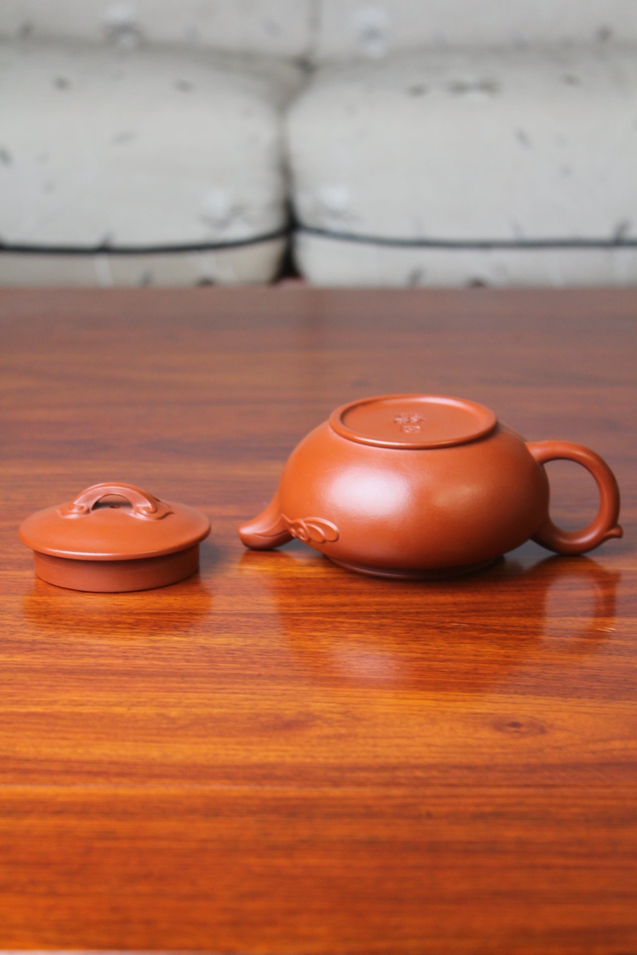 chinese yixing teapot bottom