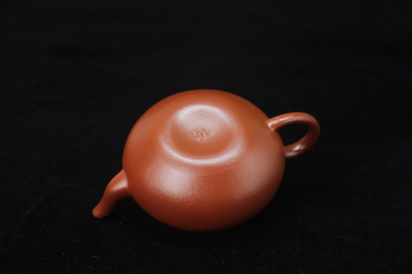 Bottom of Clay teapot handmade with purple clay from zisha art galley