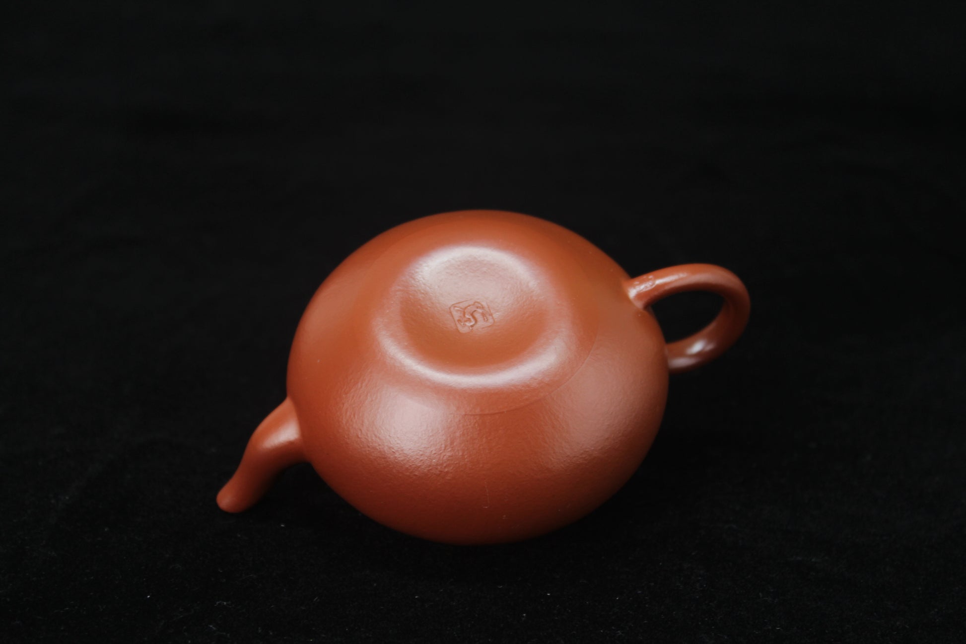 Bottom of Clay teapot handmade with purple clay from zisha art galley