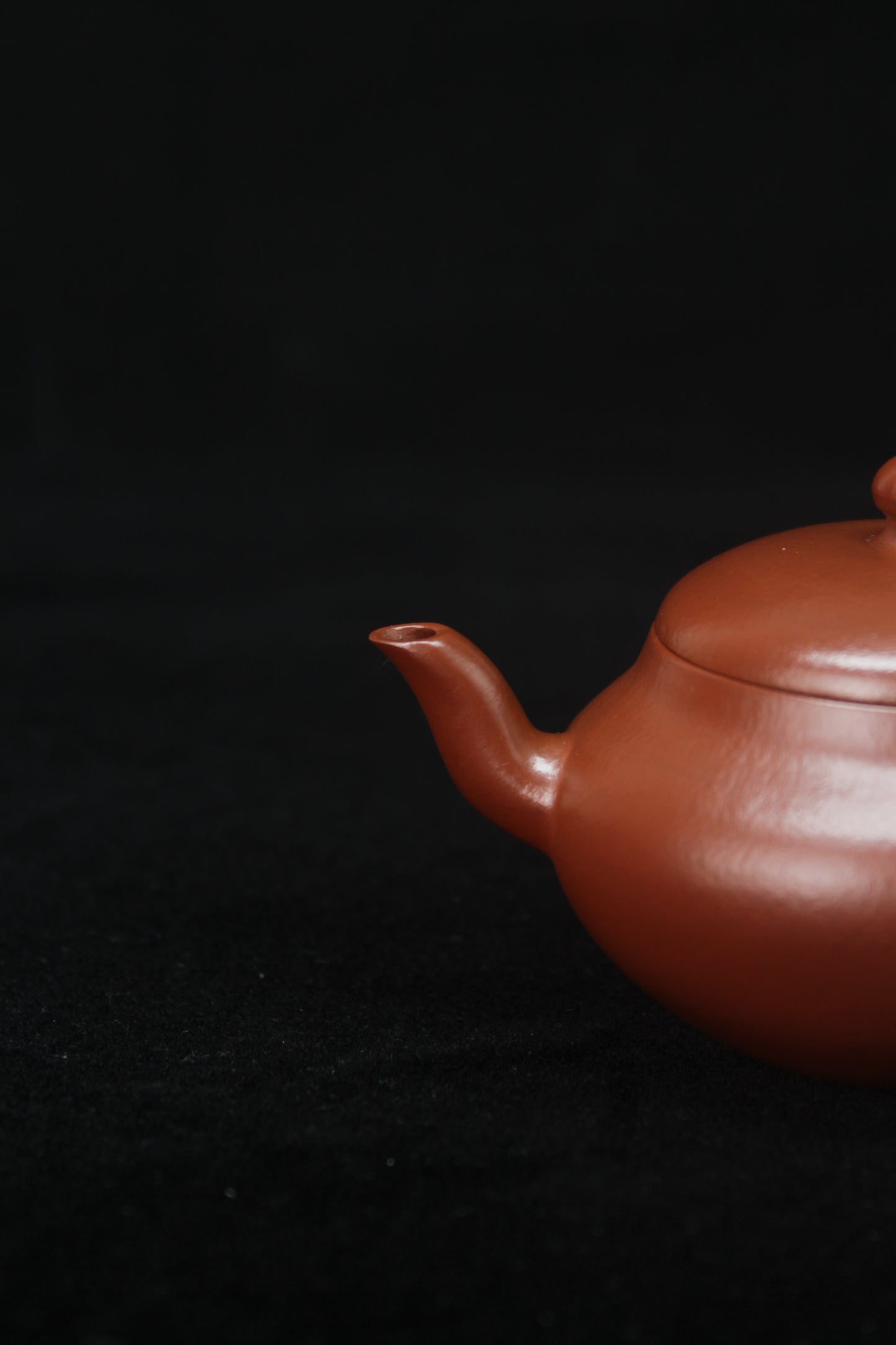 Mouth of Clay teapot handmade with purple clay from zisha art galley