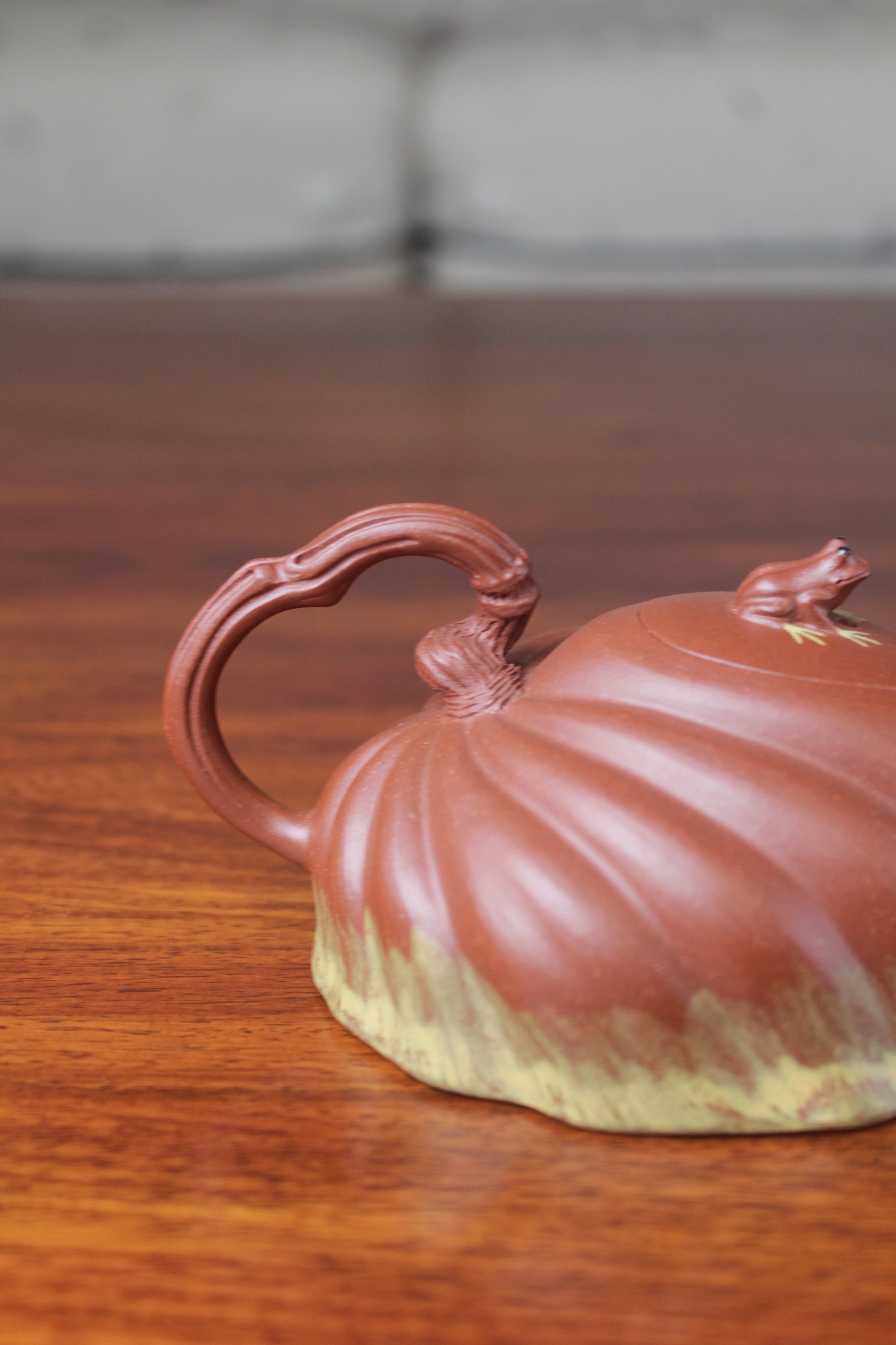 Front view of the Collectible teapot's handle