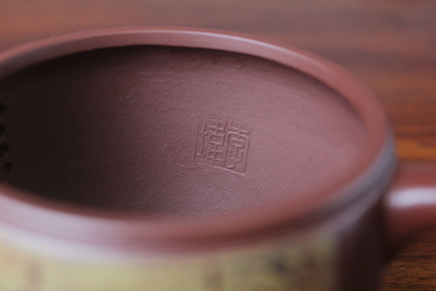 Mark of Collectible teapot named han wa on the table