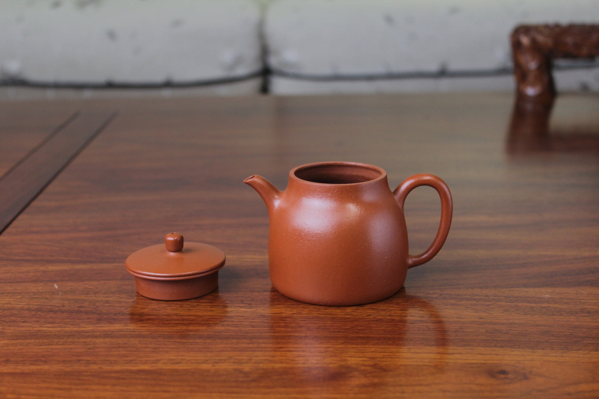 detail of the Collectible teapot handmade with purple clay lao zhu ni