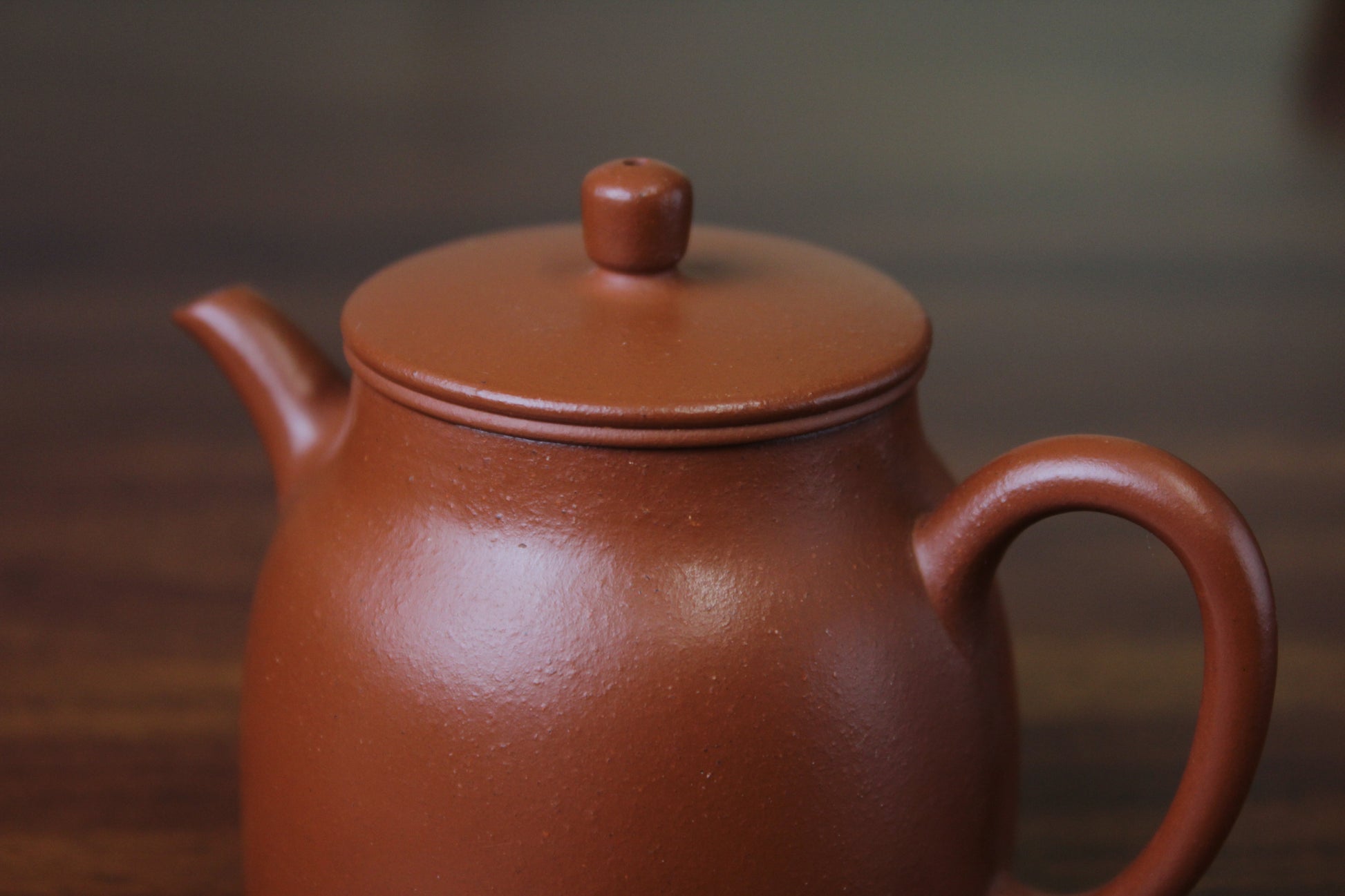 Details of the Collectible teapot handmade with purple clay lao zhu ni
