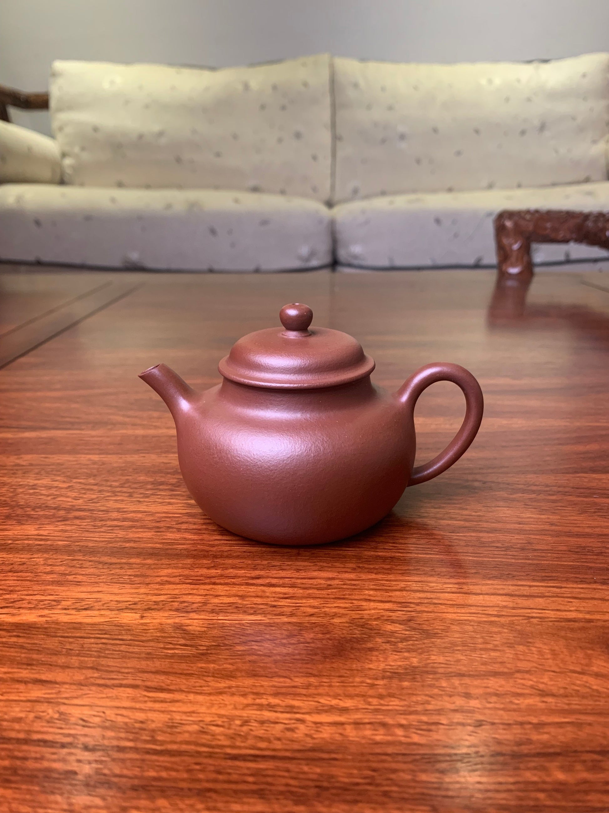 Handmade pottery teapot De Xiu 145ml - SiYuTao Teapot