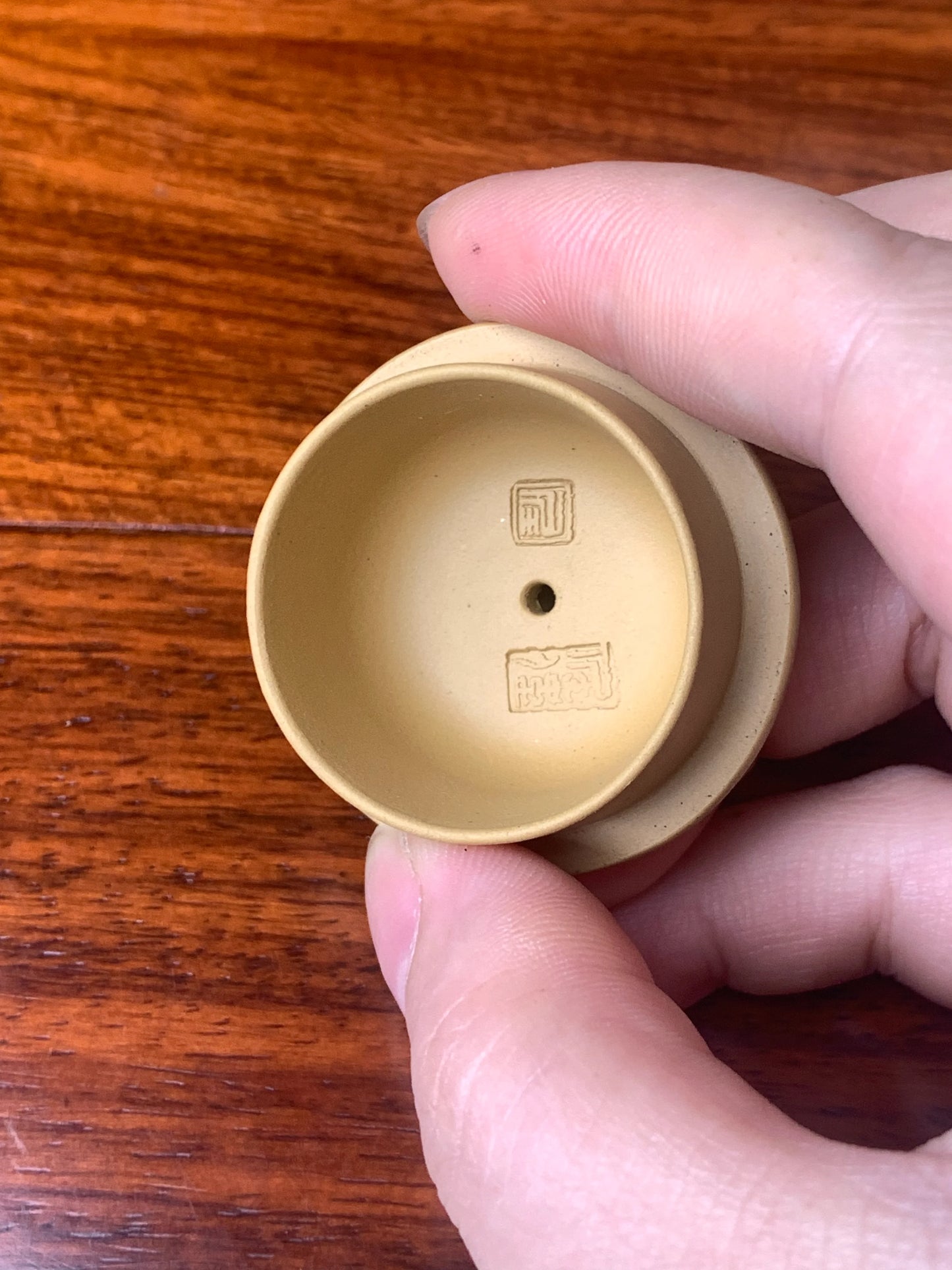 lid marks of the handmade yixing teapot xiao ying