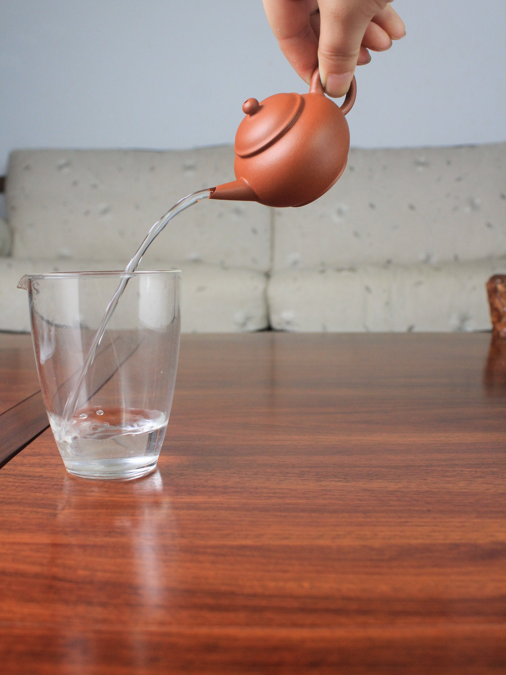 Perfect pour of the loose leaf tea pot