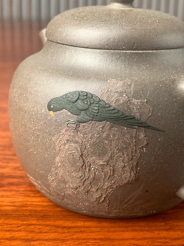 clay painting on the teapot artwork