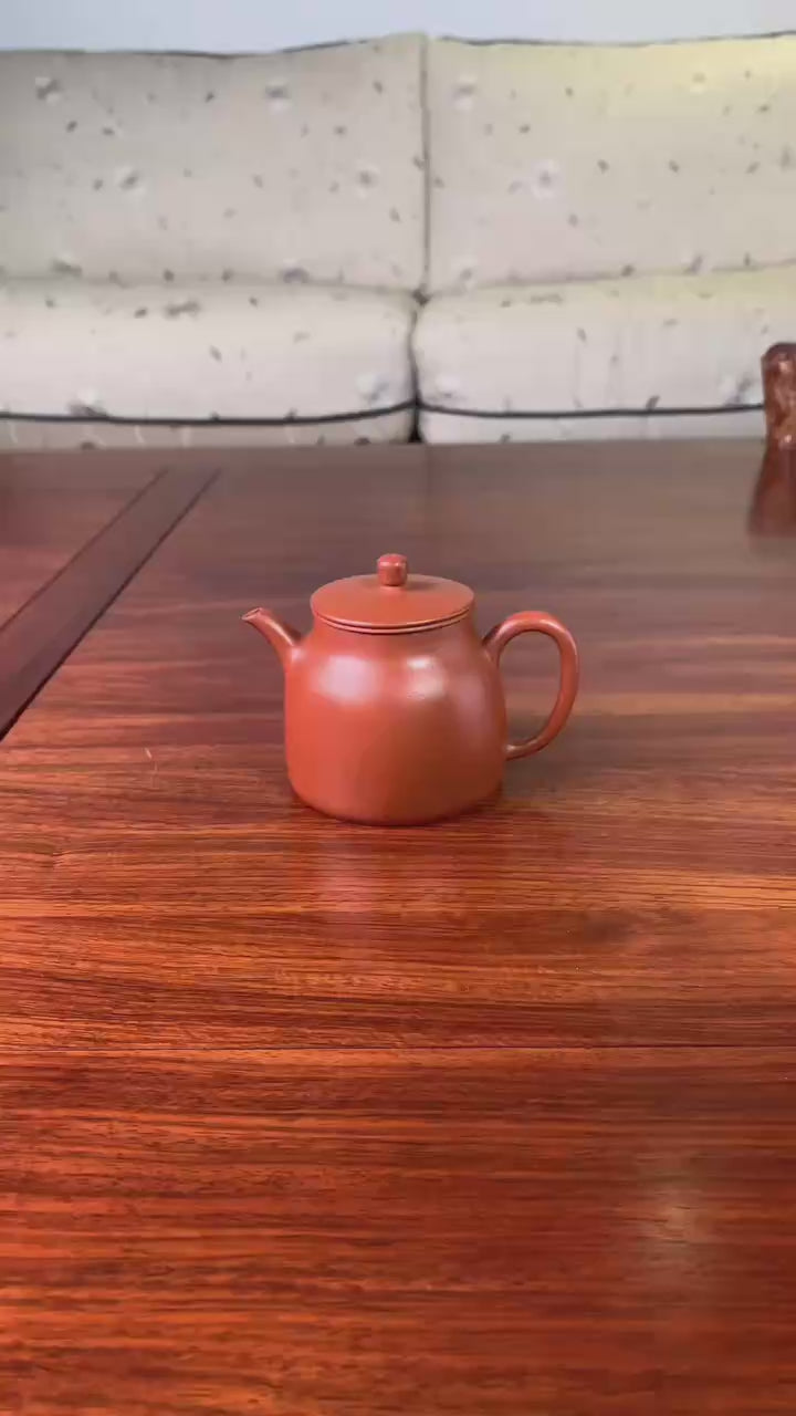 Collectible teapot handmade by teapot artist with zhuni