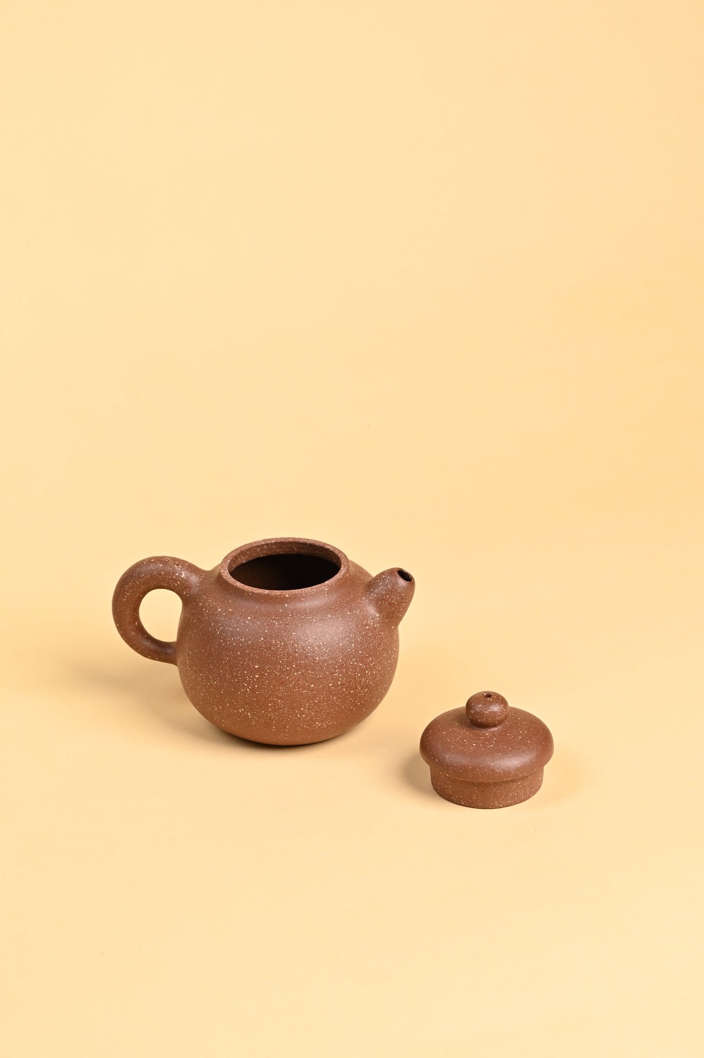 yixing teapot handmade from zisha art gallery lid