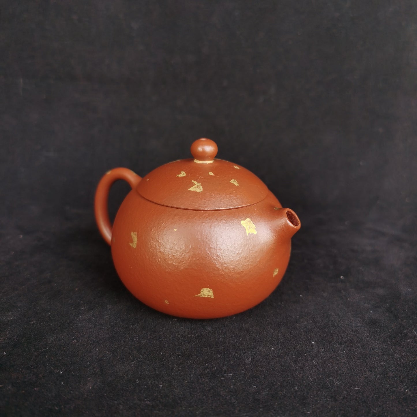 Xi Shi Teapot small handmade with yixig clay from zisha art gallery left