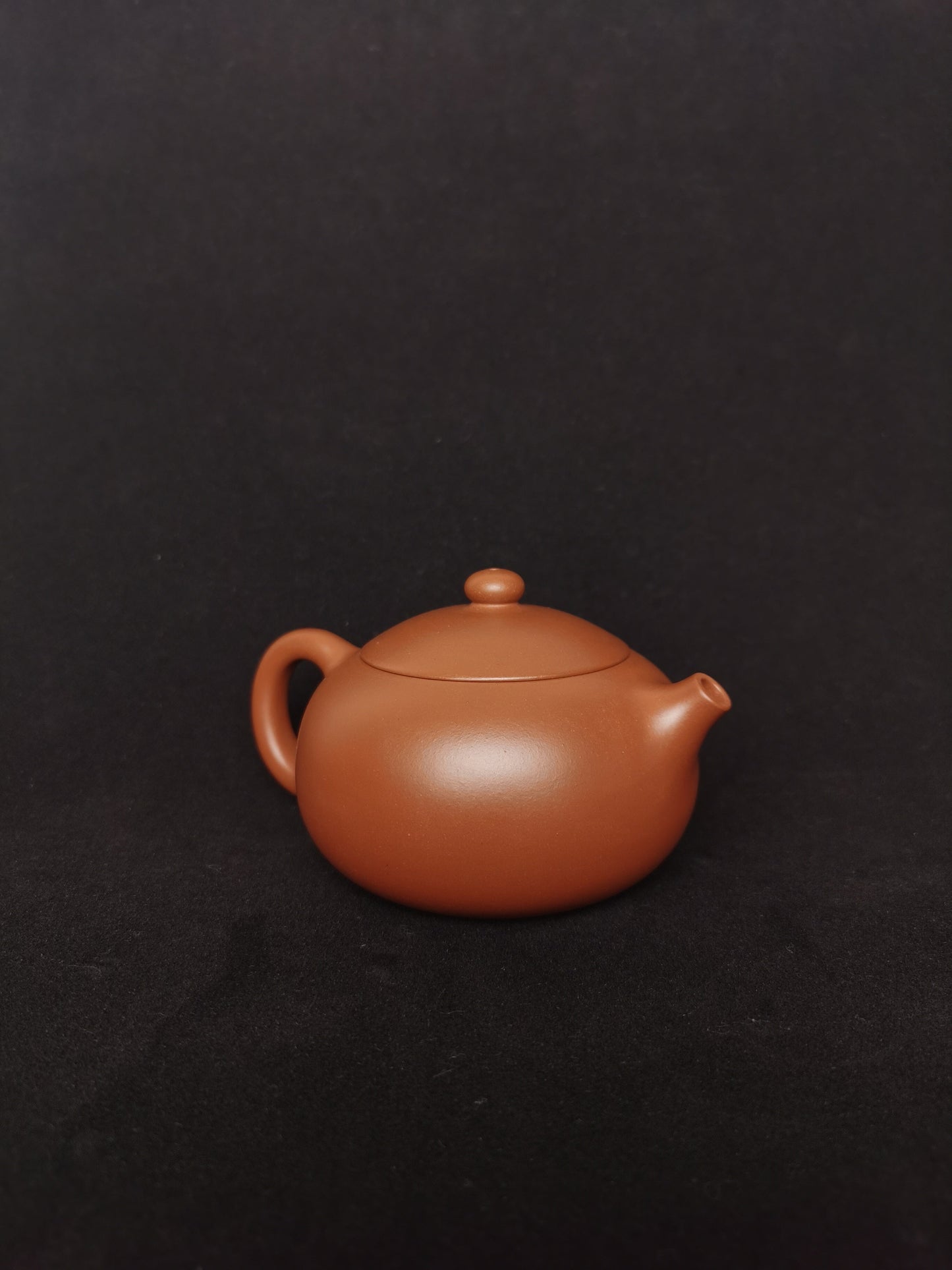 Teapot artwork Xi shi from zisha art gallery left | Siyutao Teapot