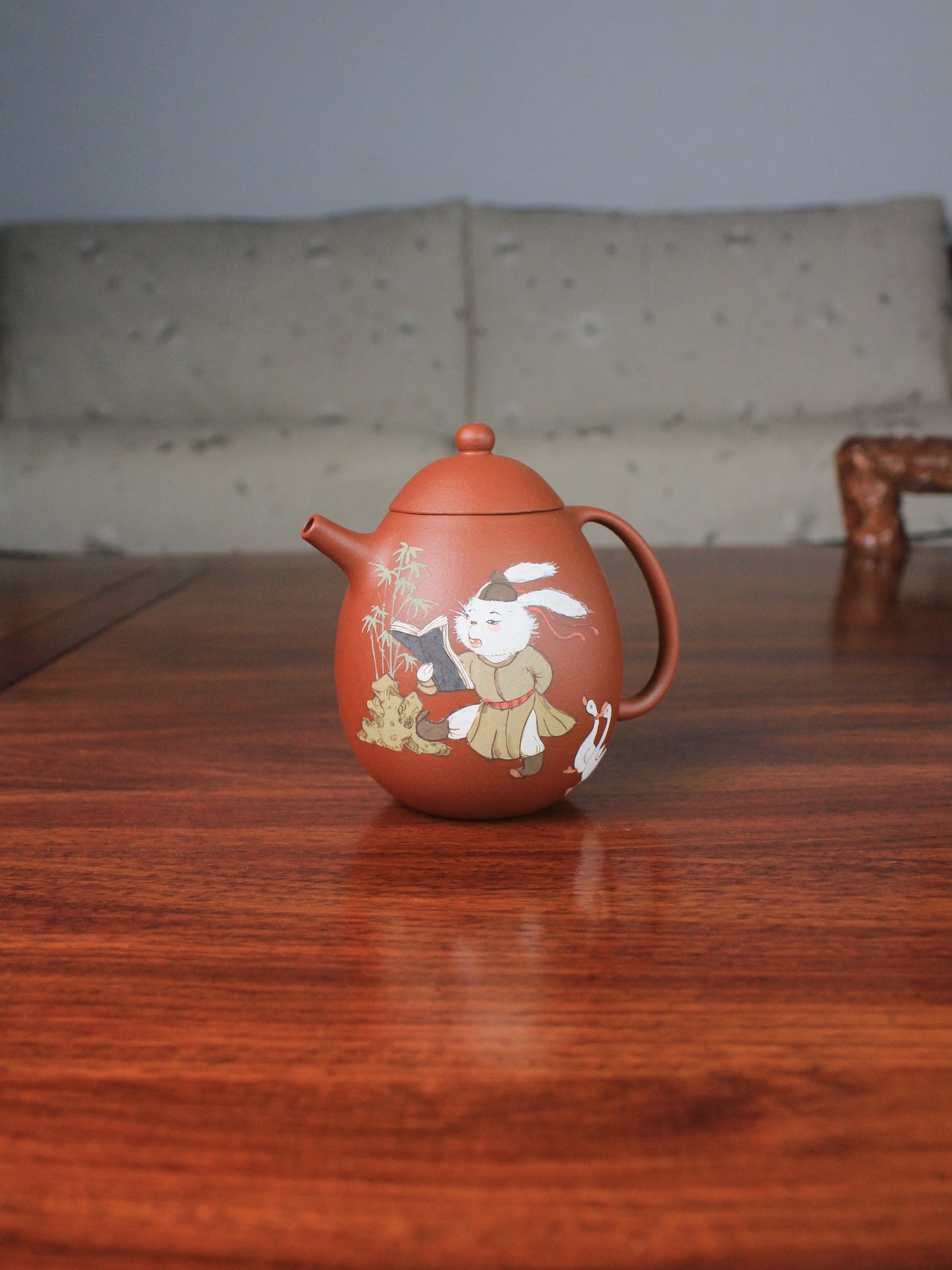 Right view of the Teapot artwork named rabbit