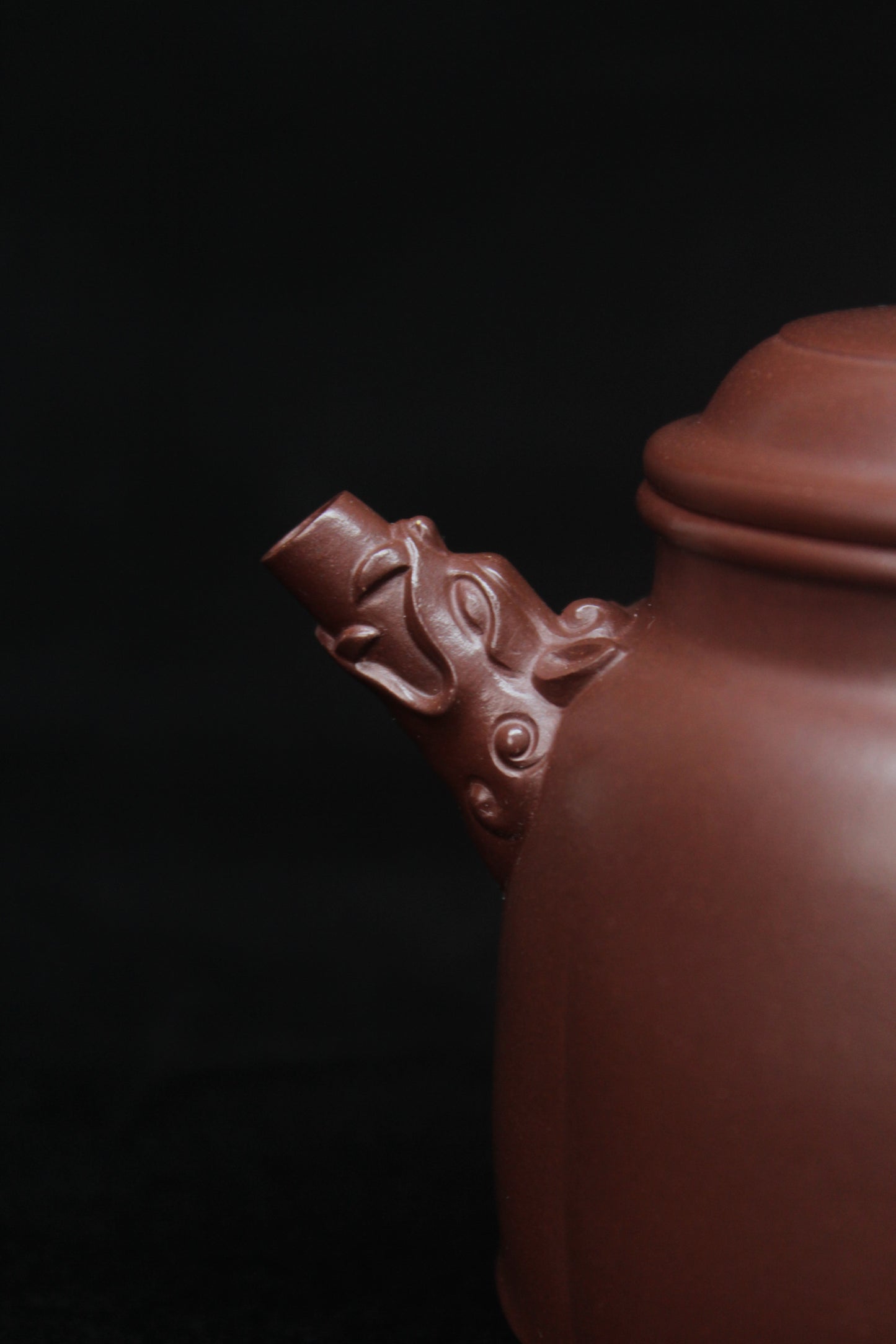 Mouth of Vintage teapot come from zisha art gallery handmade with purple clay