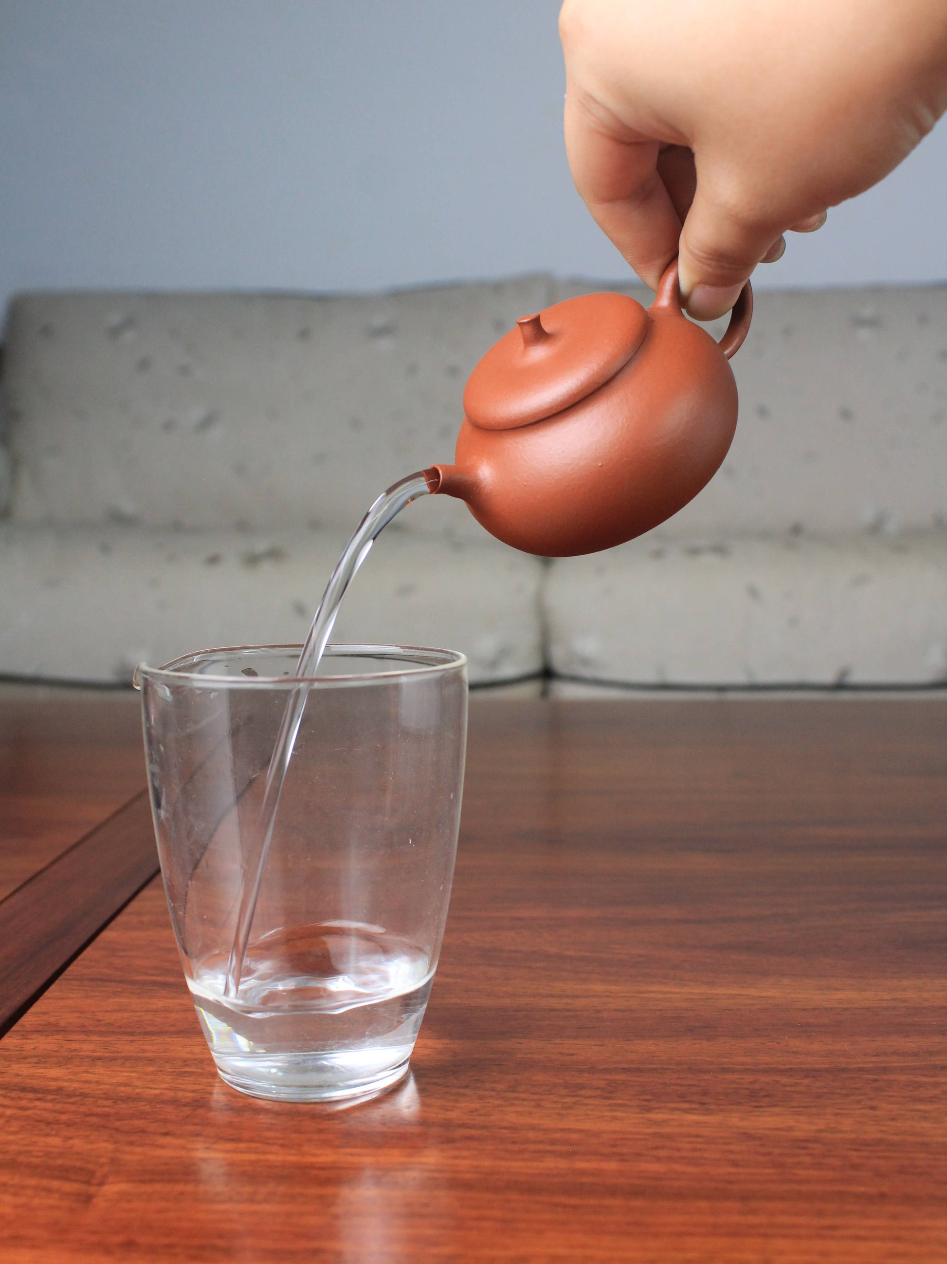 perfect pour of yi shing teapot qie gua