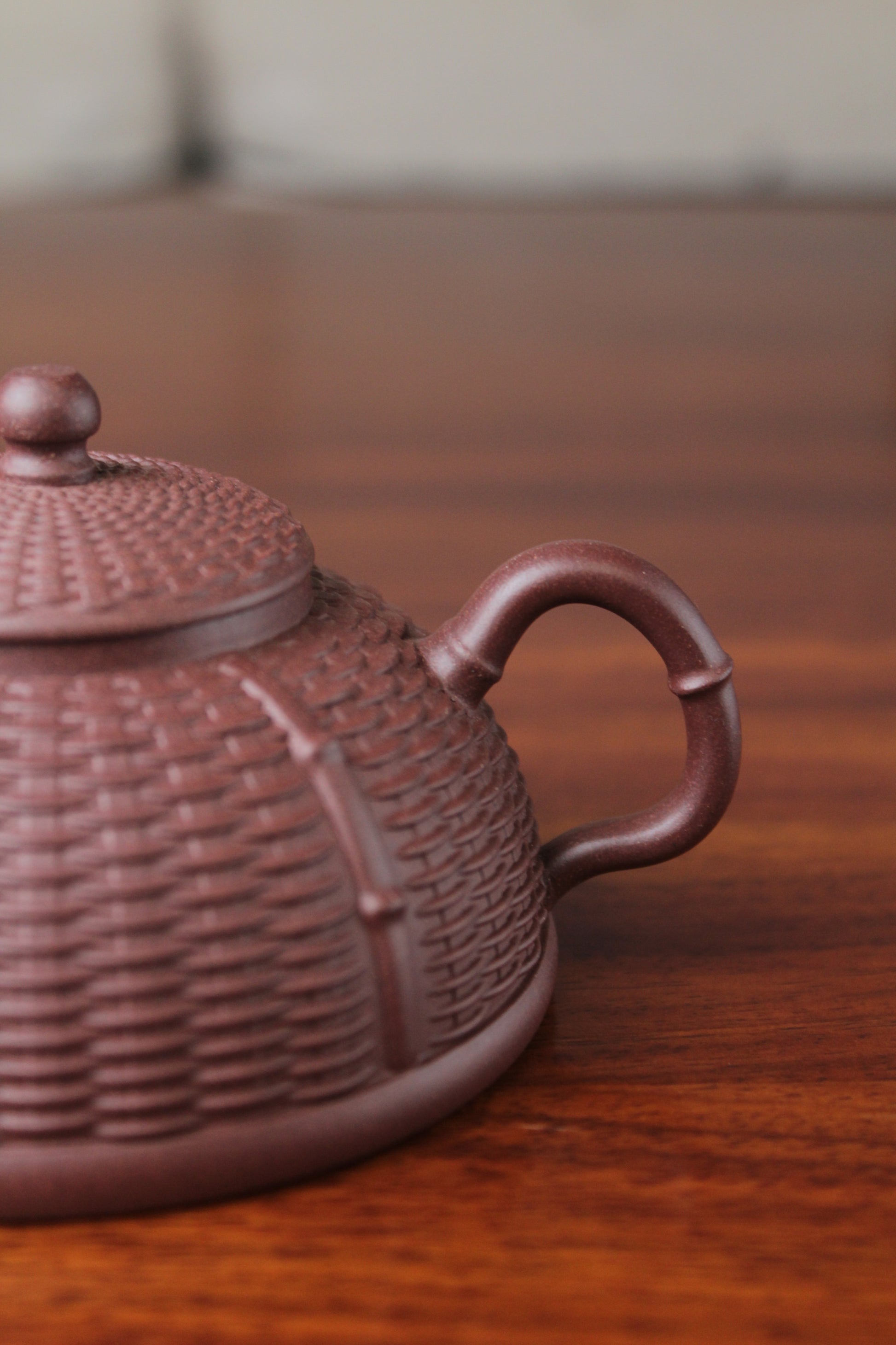 The yi xing tea pot hadle