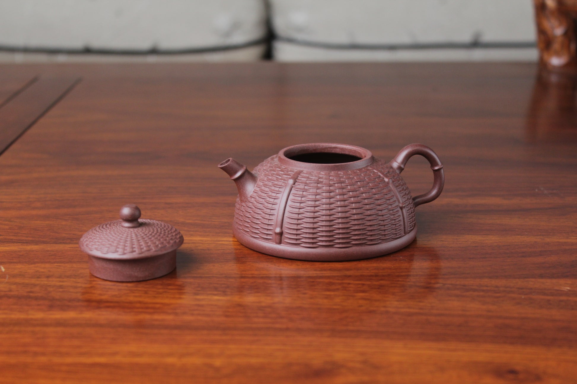 The yi xing tea pot detail