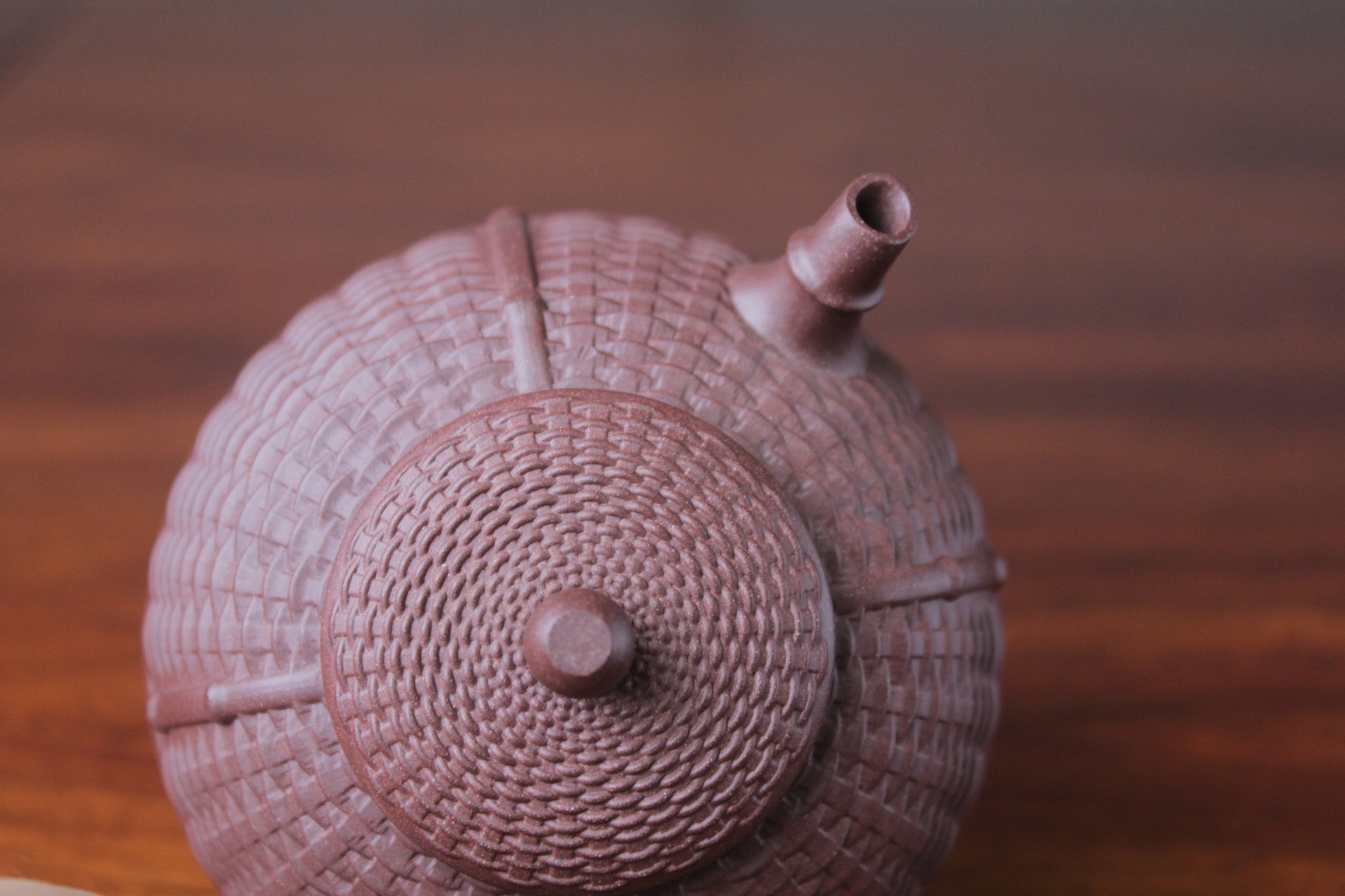 Top view of The yi xing tea pot pour