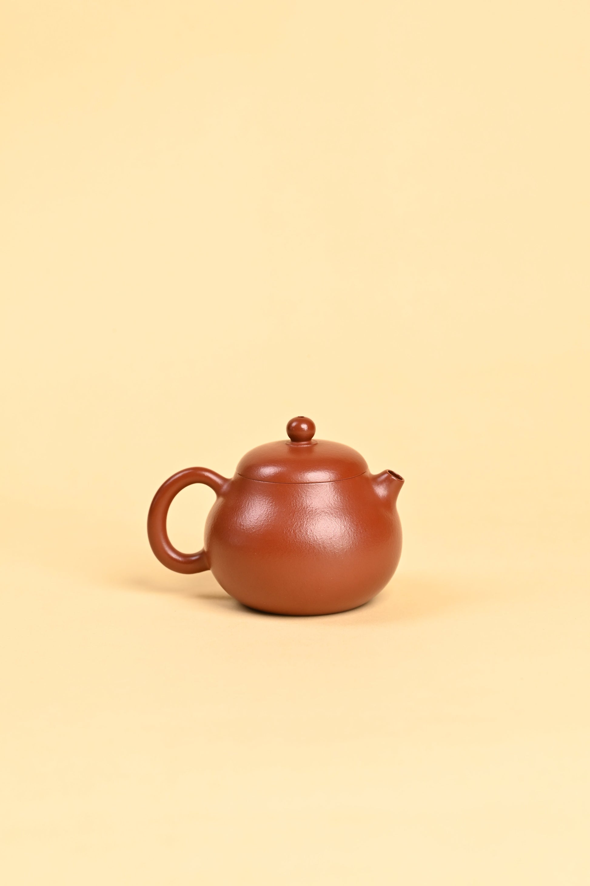 yixing tea pot, the horse for one person back