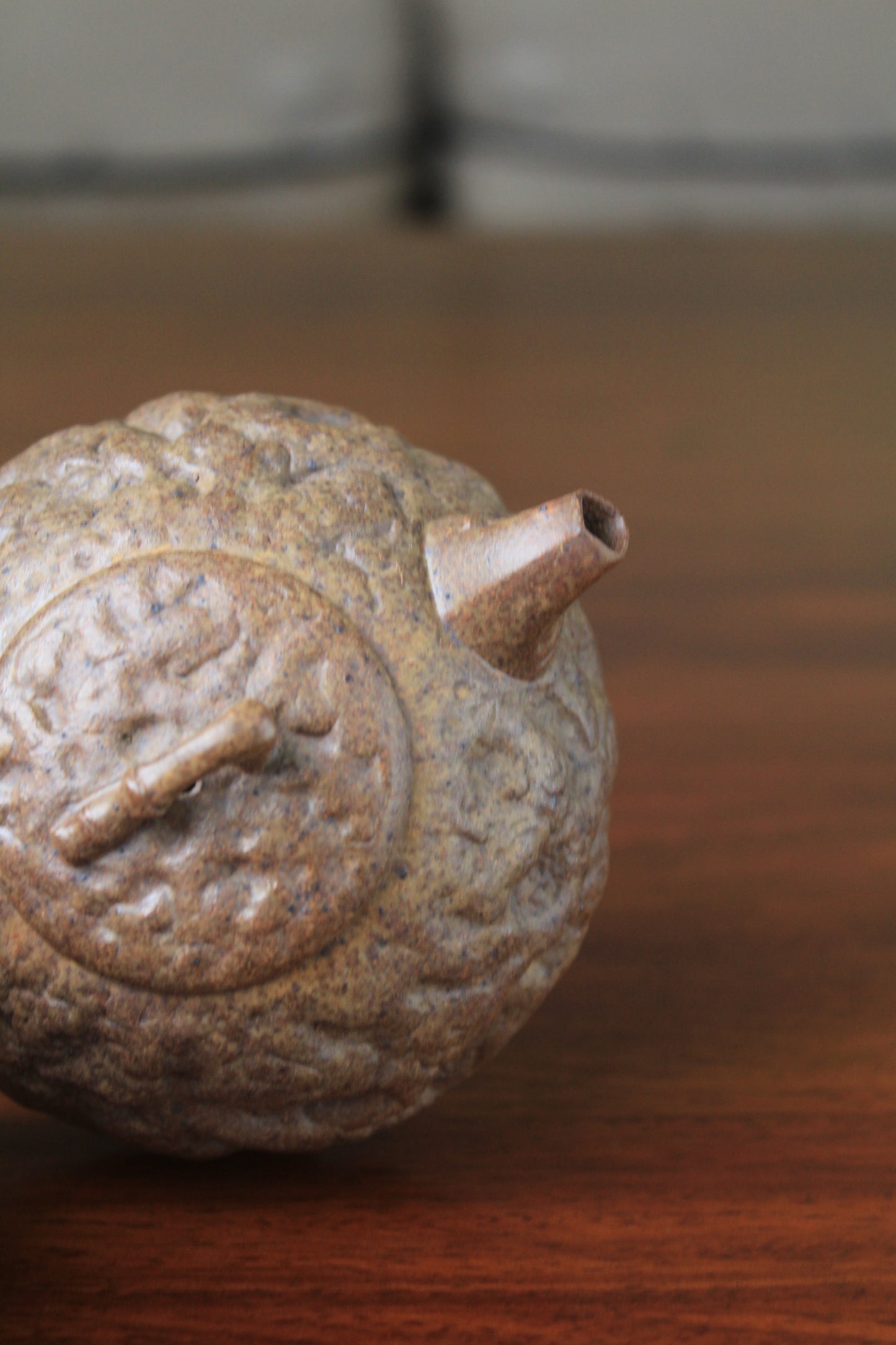 front of yixing teapot gong chun fully handmade with purple clay