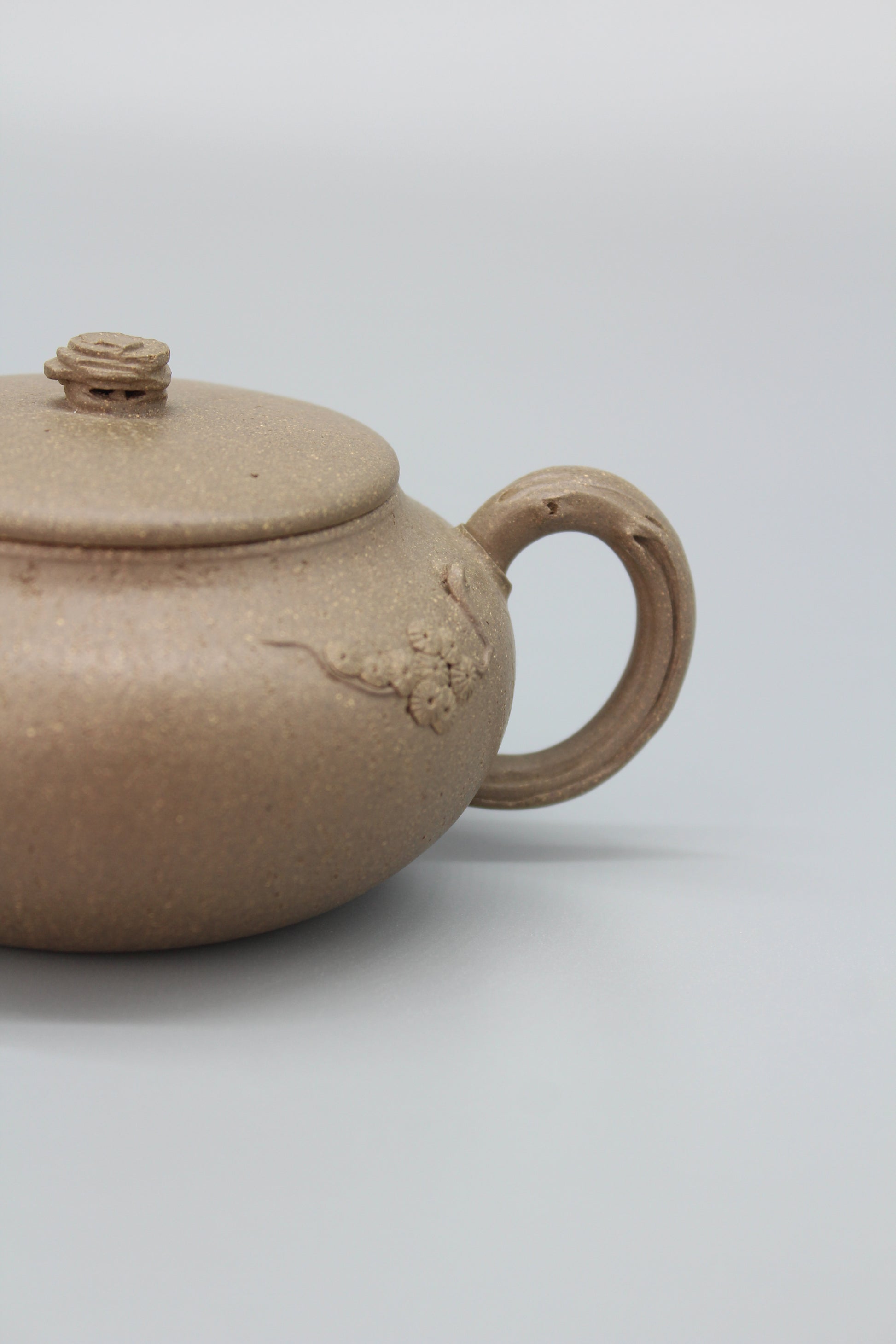 yixing teapot, fully handmade from purple clay handle