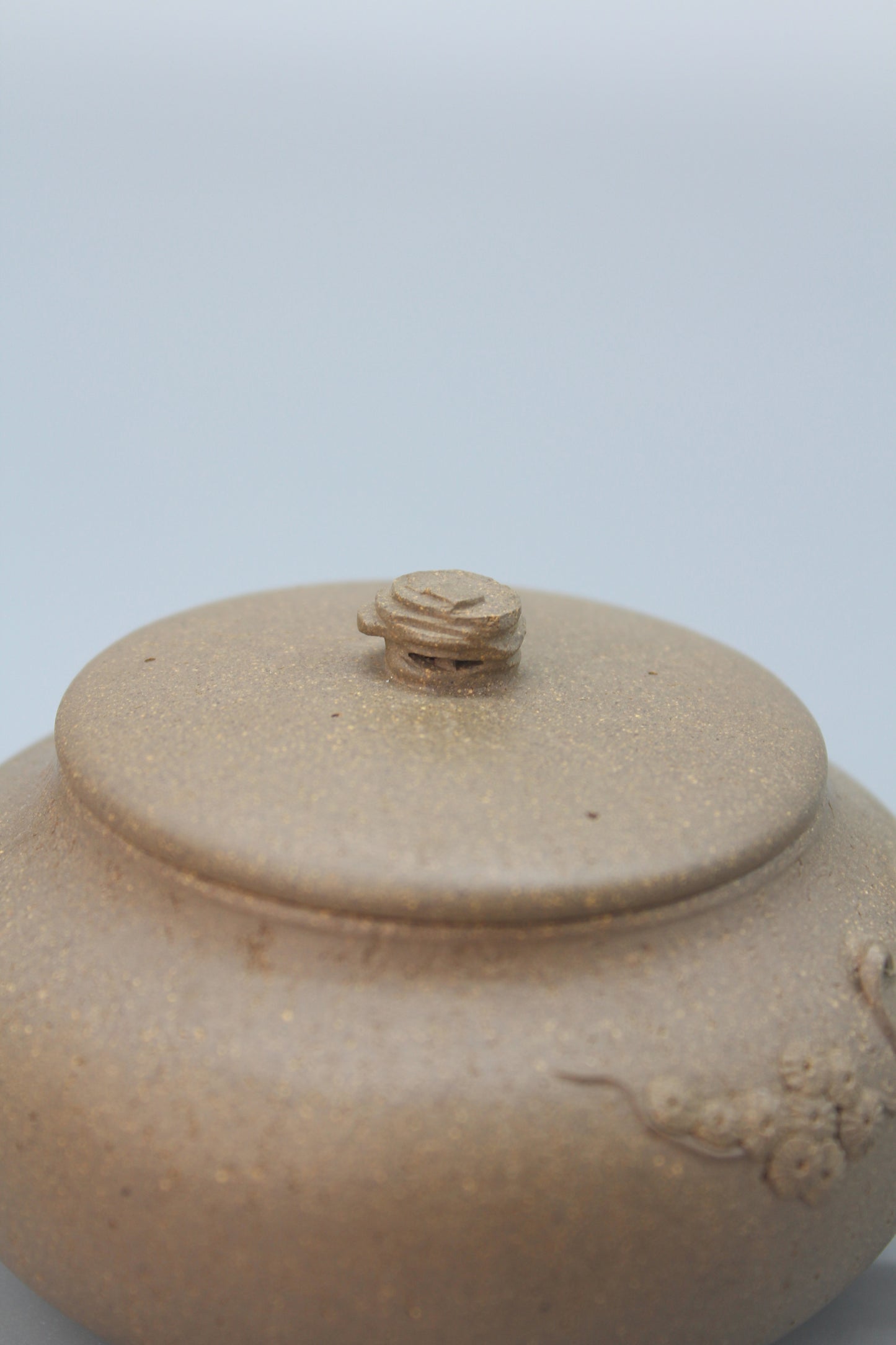 yixing teapot, fully handmade from purple clay lid