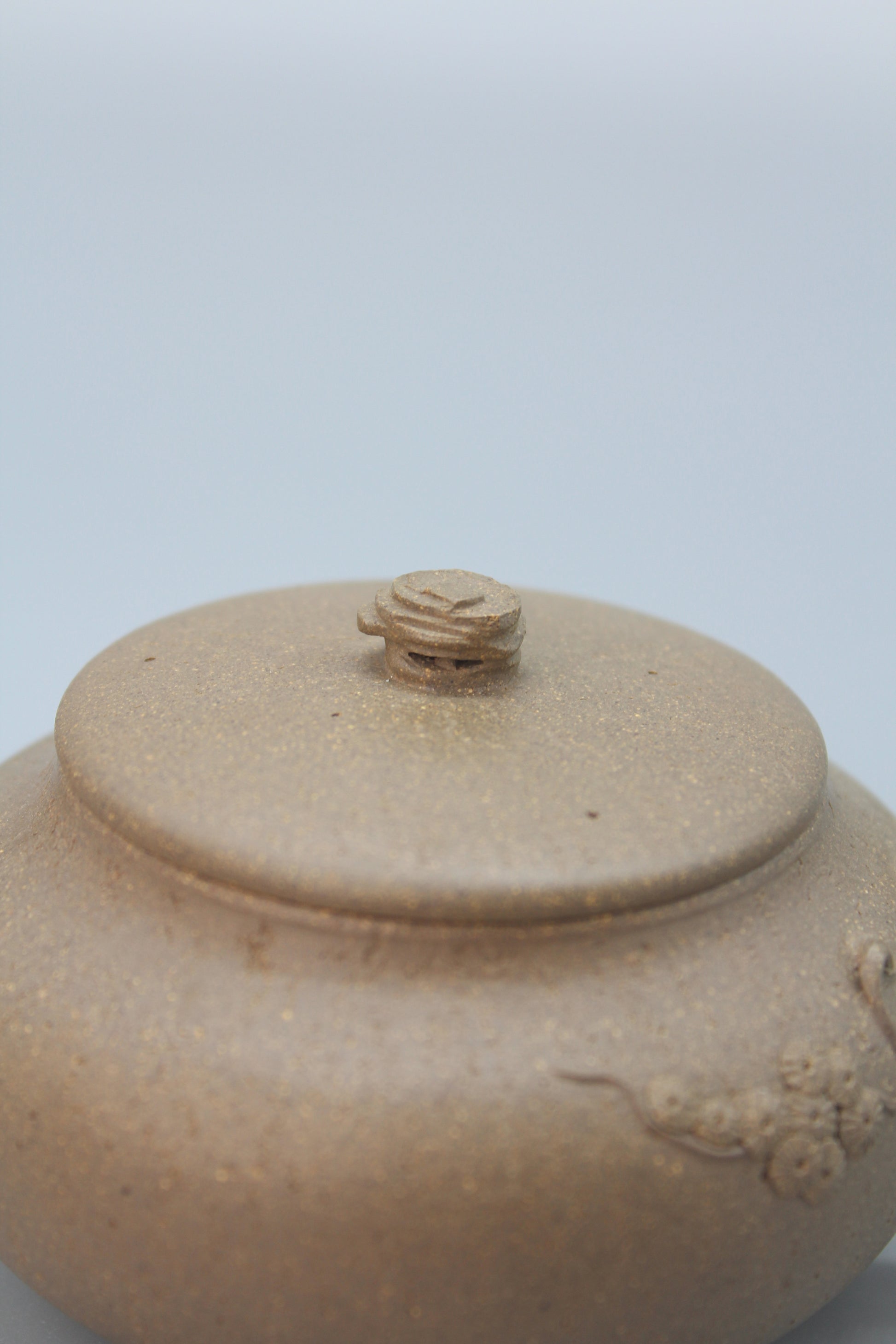 yixing teapot, fully handmade from purple clay lid