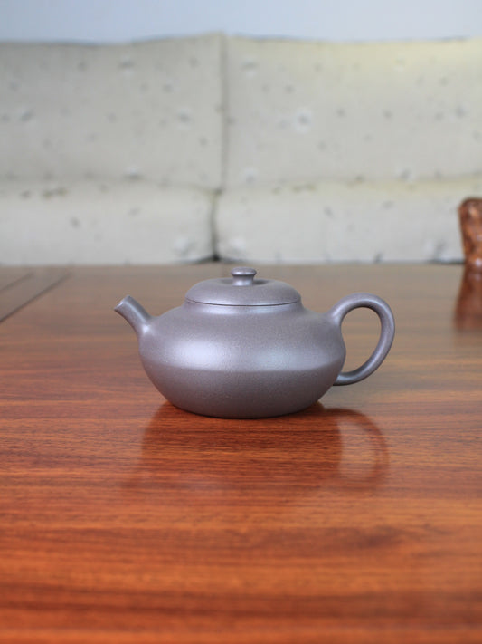 yixing teapot handmade named he huan
