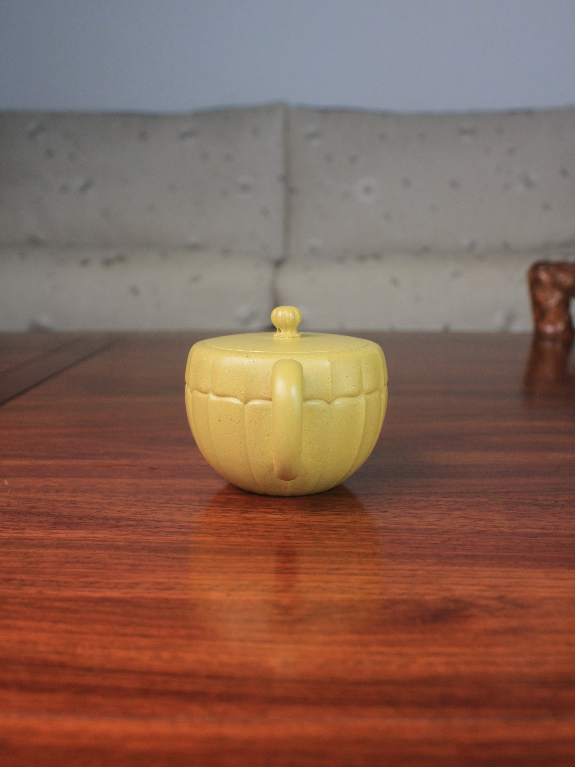 Handle of the Han Wa yixing teapot for sale