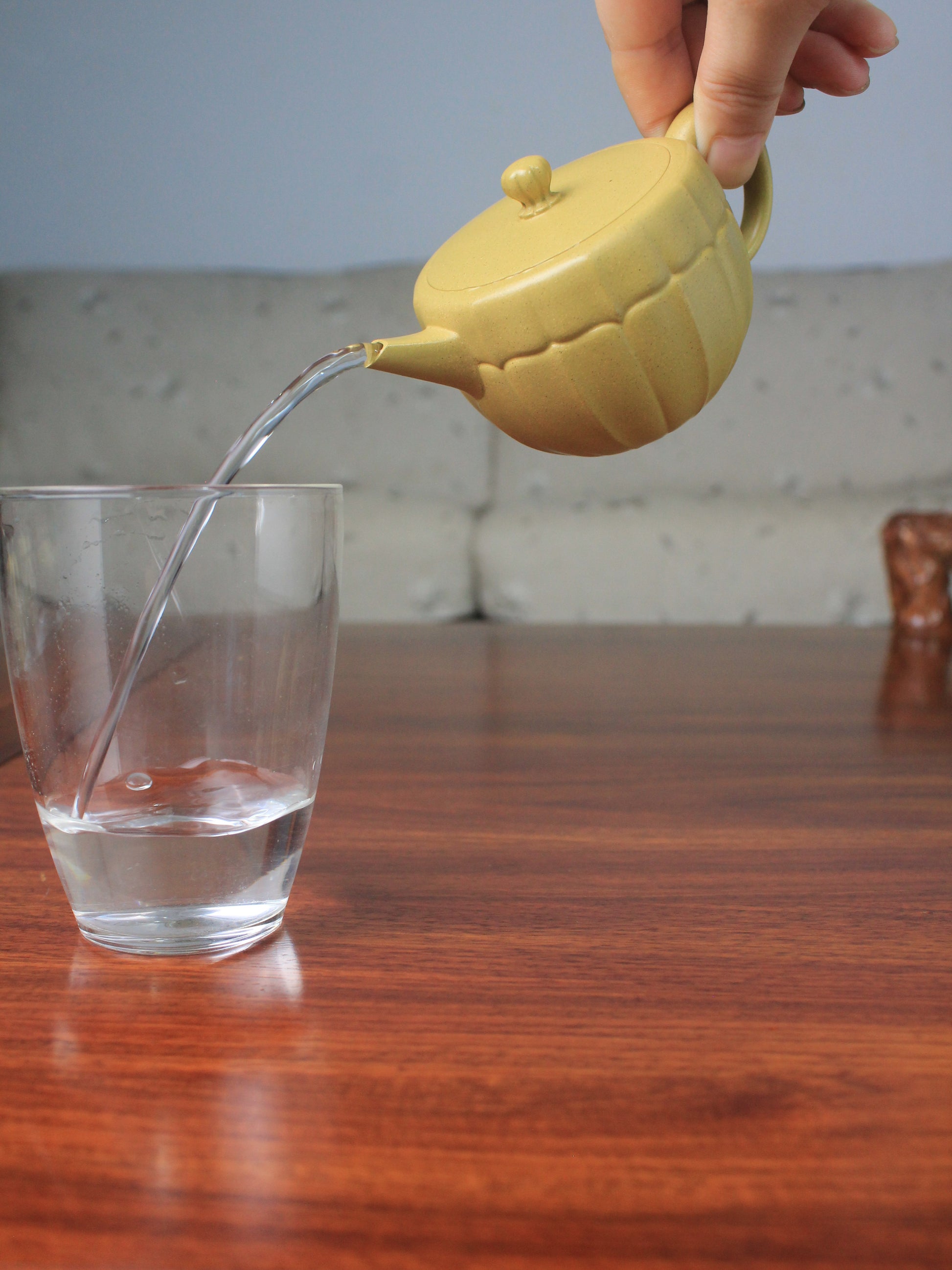 Pour of the Han Wa yixing teapot