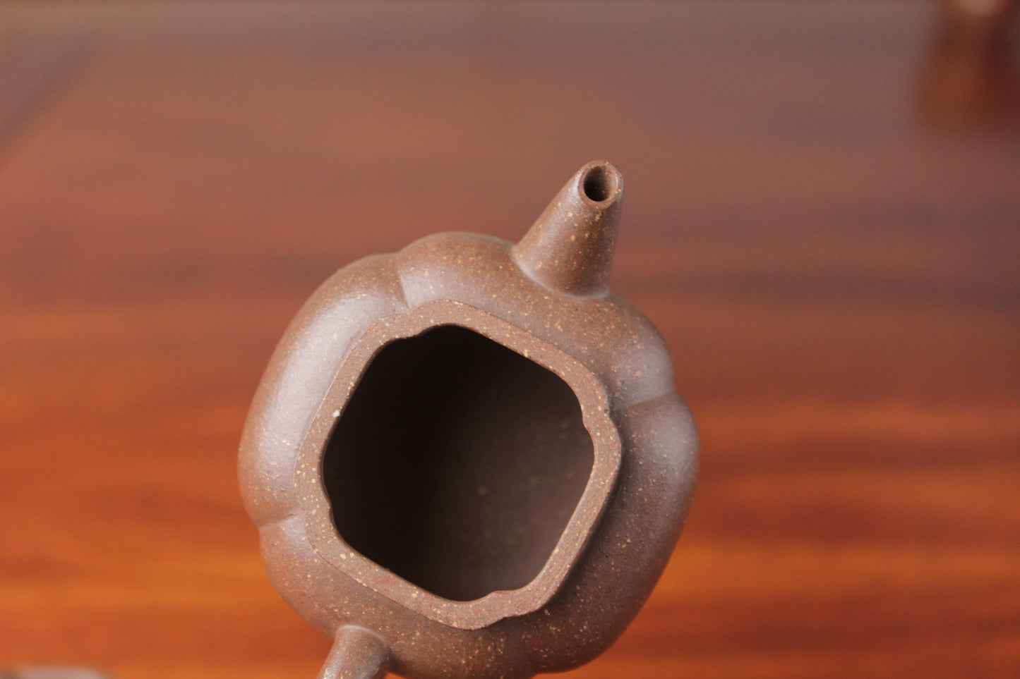 Yixing teapot shi qiu half handmade 58ml