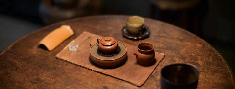 yixing zisha teapots on the table
