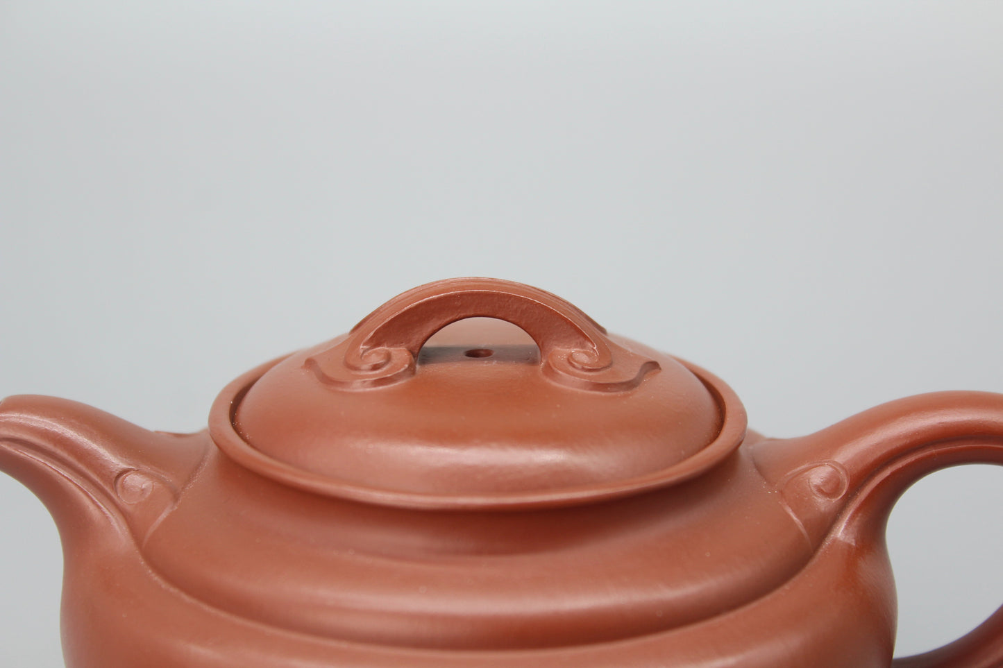 chinese yixing teapot ru yi fully handmade by artist lid details