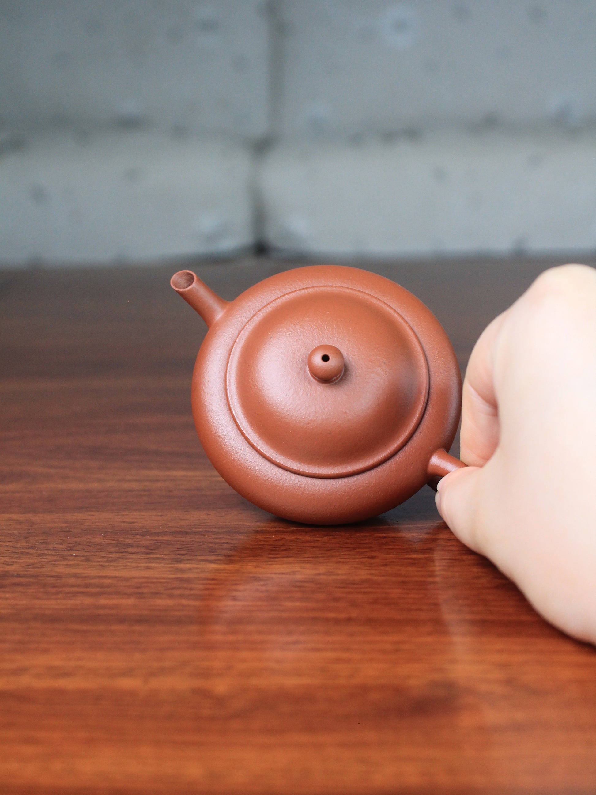 Top view of the zhu ni teapot on the table