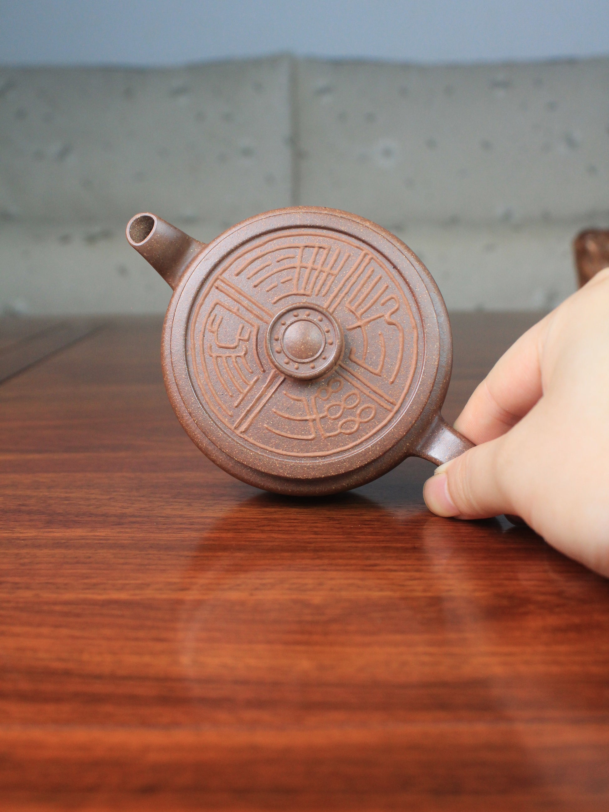 Top view of the zisha teapot named Han Wa