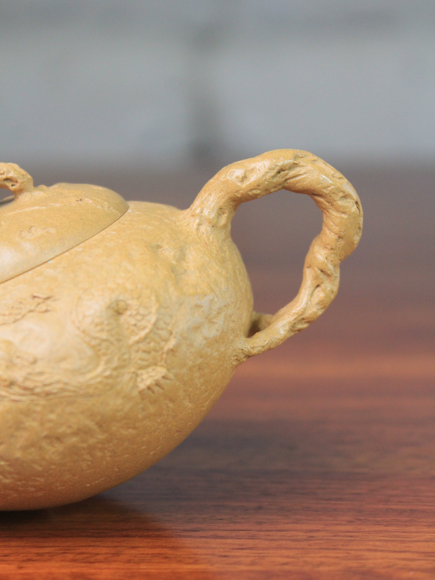 Handle of the Dragon zisha teapot