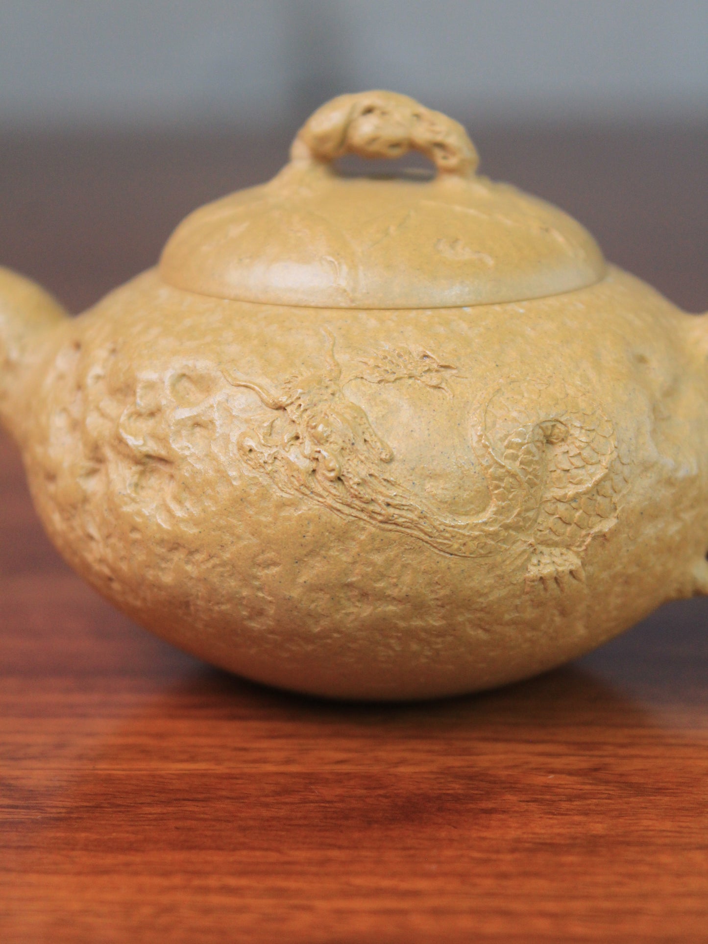Detail of the Dragon zisha teapot