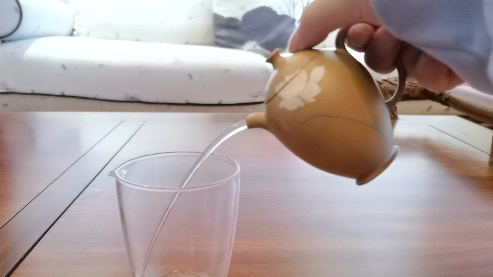 yixing teapot from zisha art gallery qing  pour