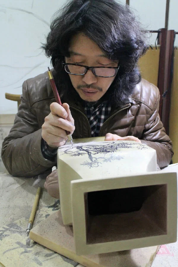 yixing teapot artist Guan Weihao